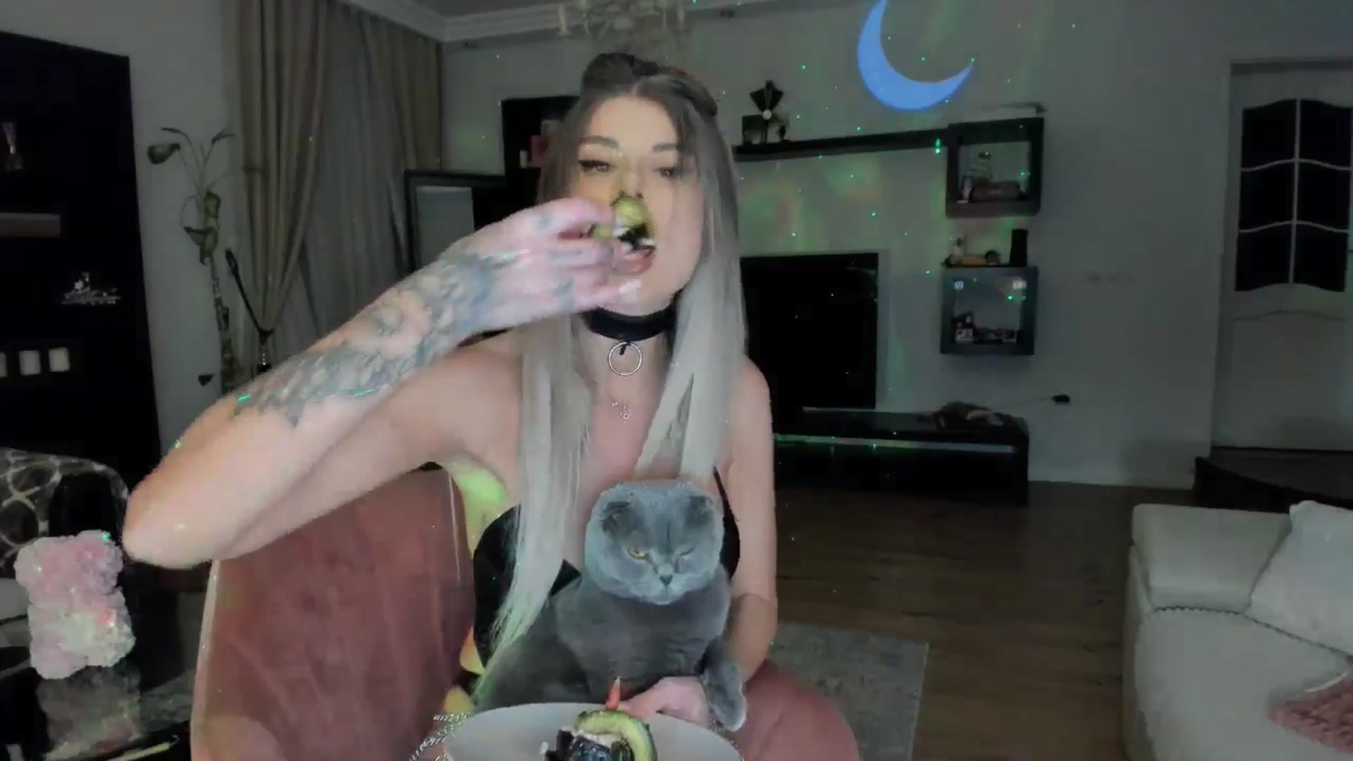 Gallery image thumbnail from TotalBella's myfreecams stream on, 03/18/2025, 22:02 image 17 of 20