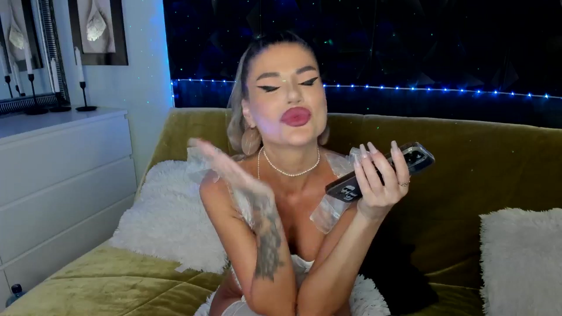 Gallery image thumbnail from TotalBella's myfreecams stream on, 08/16/2025, 02:16 image 2 of 20
