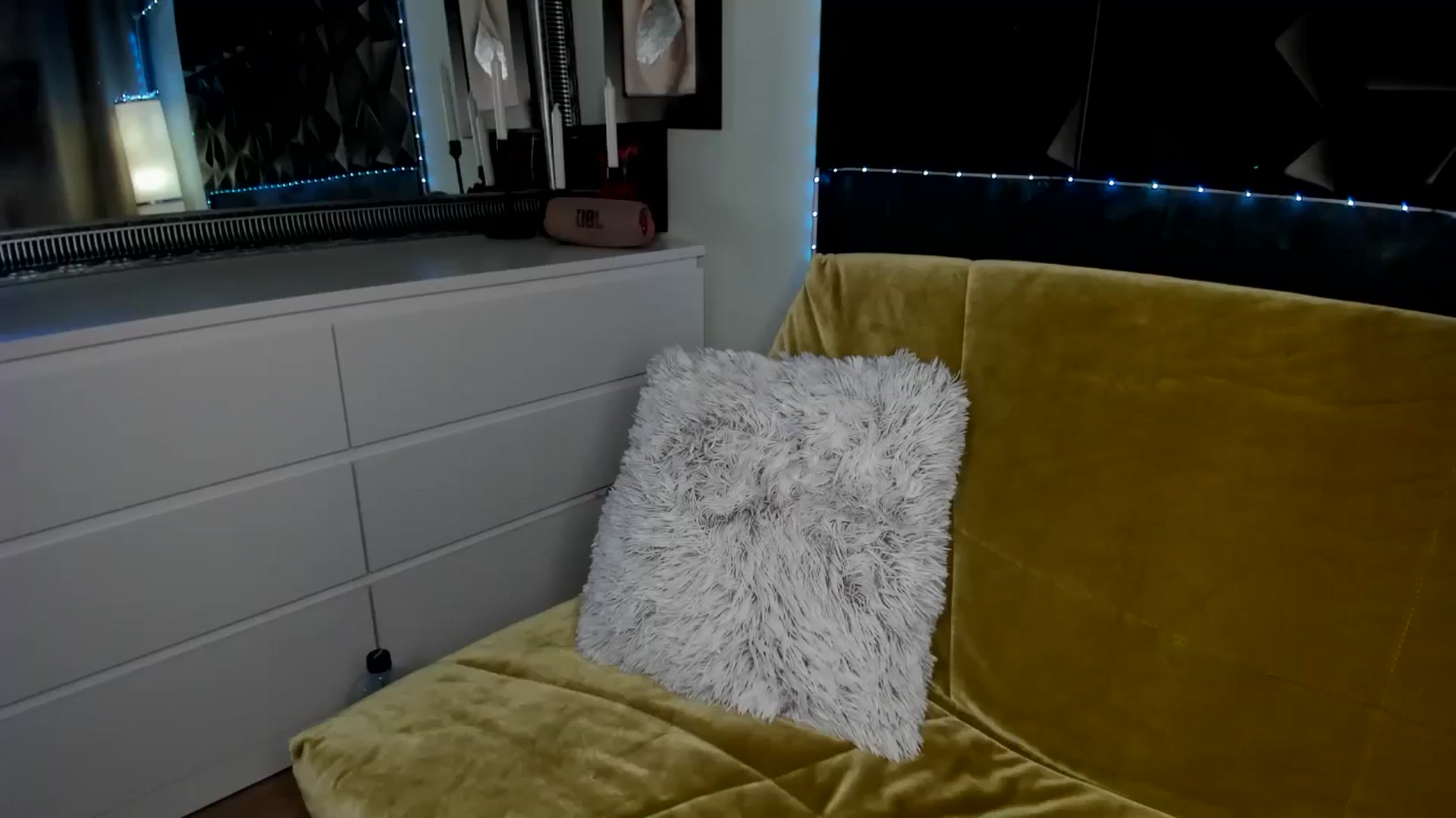 Gallery image thumbnail from TotalBella's myfreecams stream on, 08/22/2025, 24:24 image 11 of 20