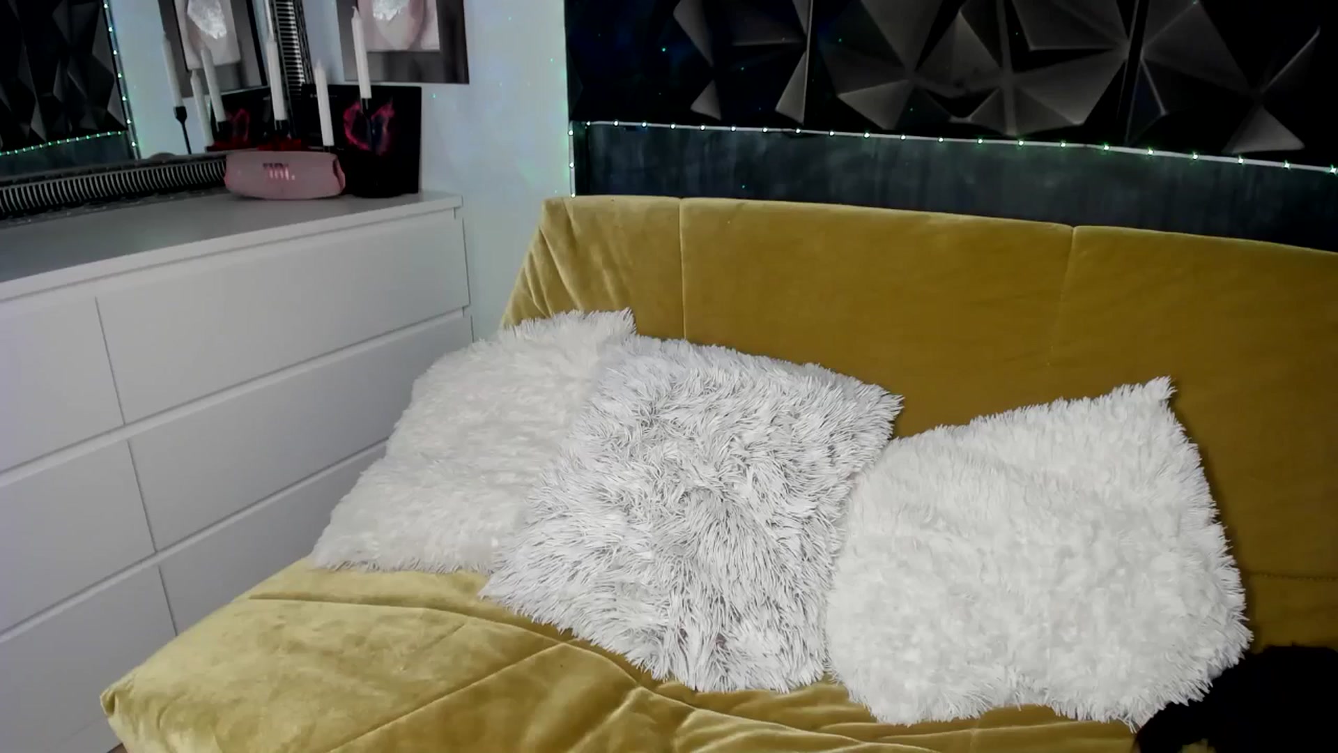 Gallery image thumbnail from TotalBella's myfreecams stream on, 08/24/2025, 02:38 image 1 of 20