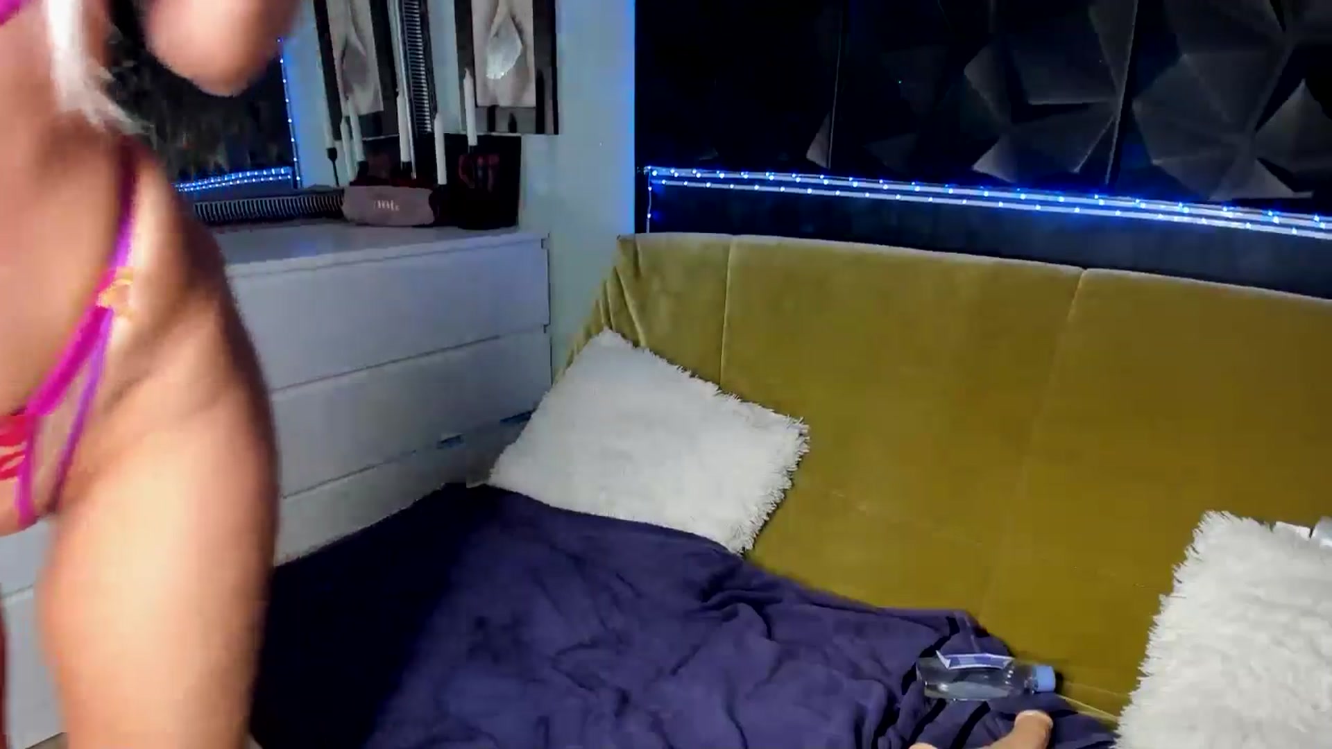 Gallery image thumbnail from TotalBella's myfreecams stream on, 08/28/2025, 24:01 image 13 of 20