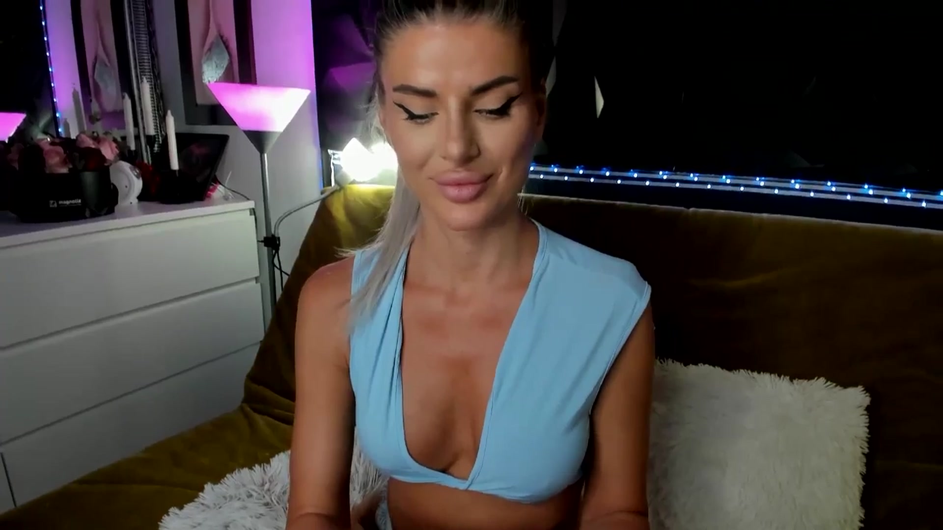 Gallery image thumbnail from TotalBella's myfreecams stream on, 09/11/2025, 23:22 image 15 of 20
