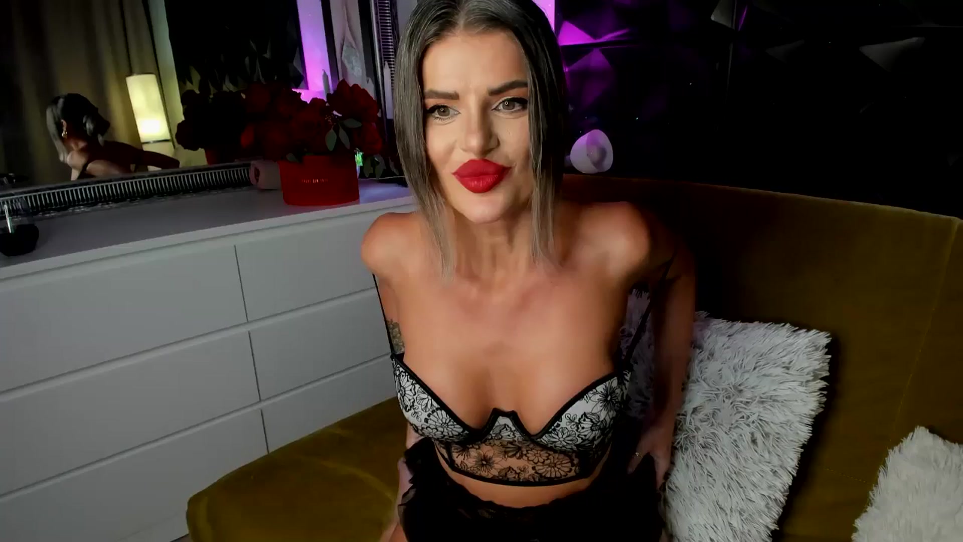 Gallery image thumbnail from TotalBella's myfreecams stream on, 09/19/2025, 24:00 image 14 of 20