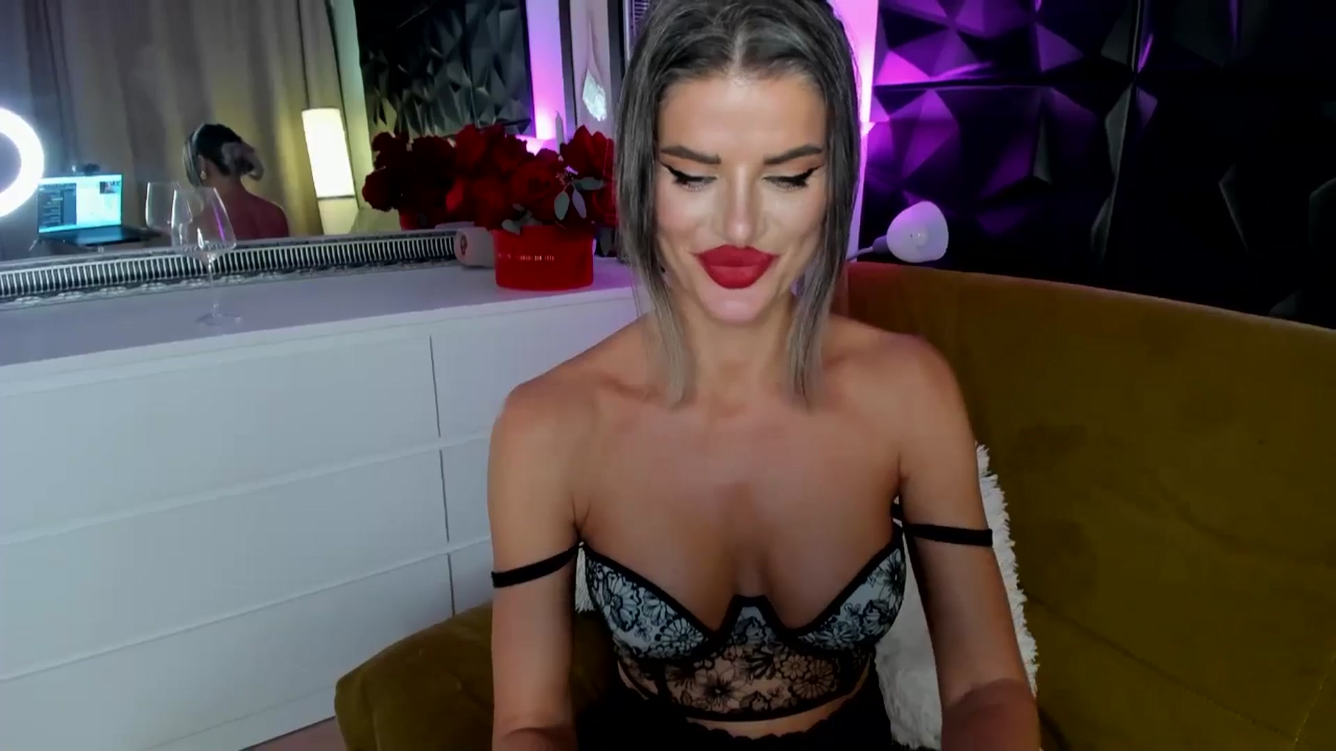 Gallery image thumbnail from TotalBella's myfreecams stream on, 09/19/2025, 02:18 image 16 of 20