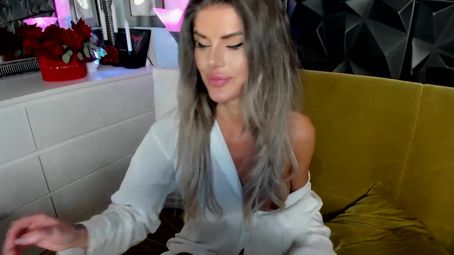 Gallery image thumbnail from TotalBella's myfreecams stream on, 09/24/2025, 01:47 image 15 of 20