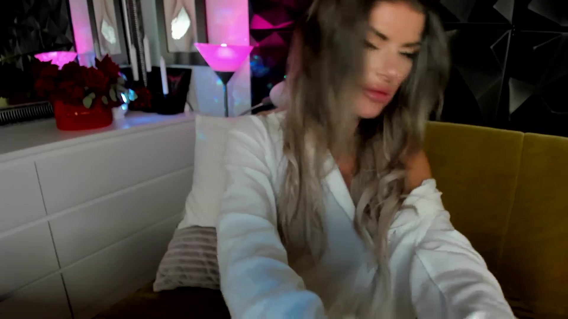 Gallery image thumbnail from TotalBella's myfreecams stream on, 09/24/2025, 01:47 image 16 of 20