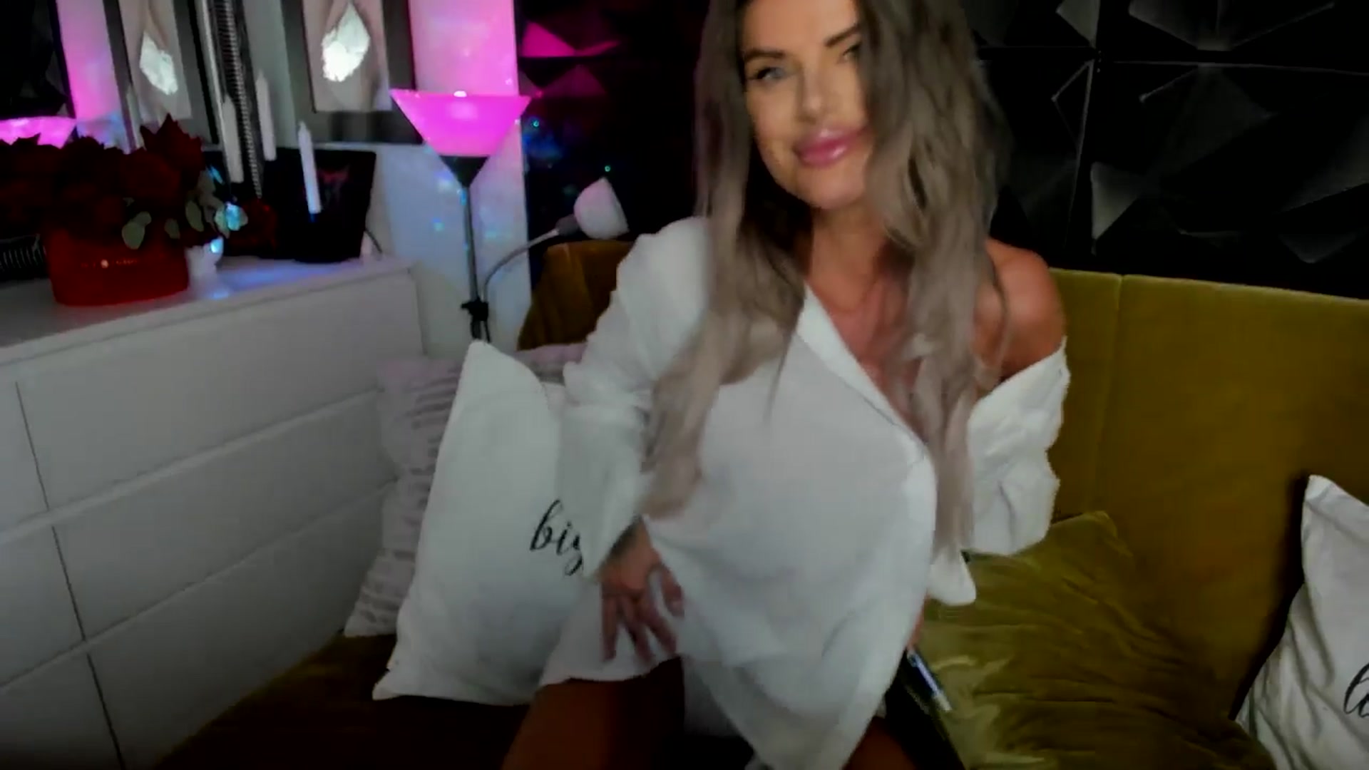 Gallery image thumbnail from TotalBella's myfreecams stream on, 09/24/2025, 01:47 image 6 of 20