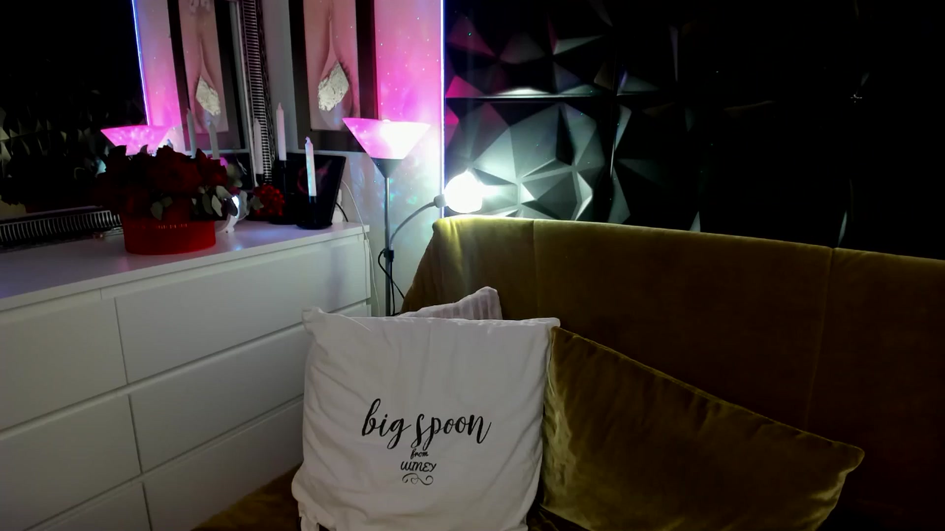 Gallery image thumbnail from TotalBella's myfreecams stream on, 09/25/2025, 23:41 image 8 of 20