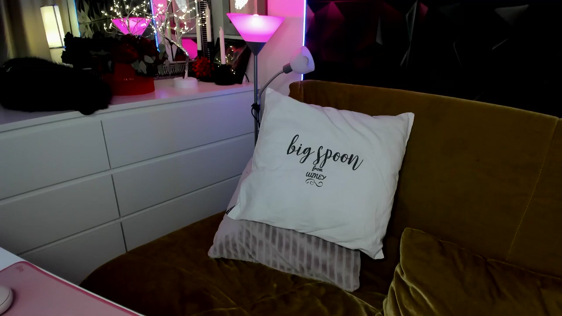 Gallery image thumbnail from TotalBella's myfreecams stream on, 09/27/2025, 21:41 image 11 of 20