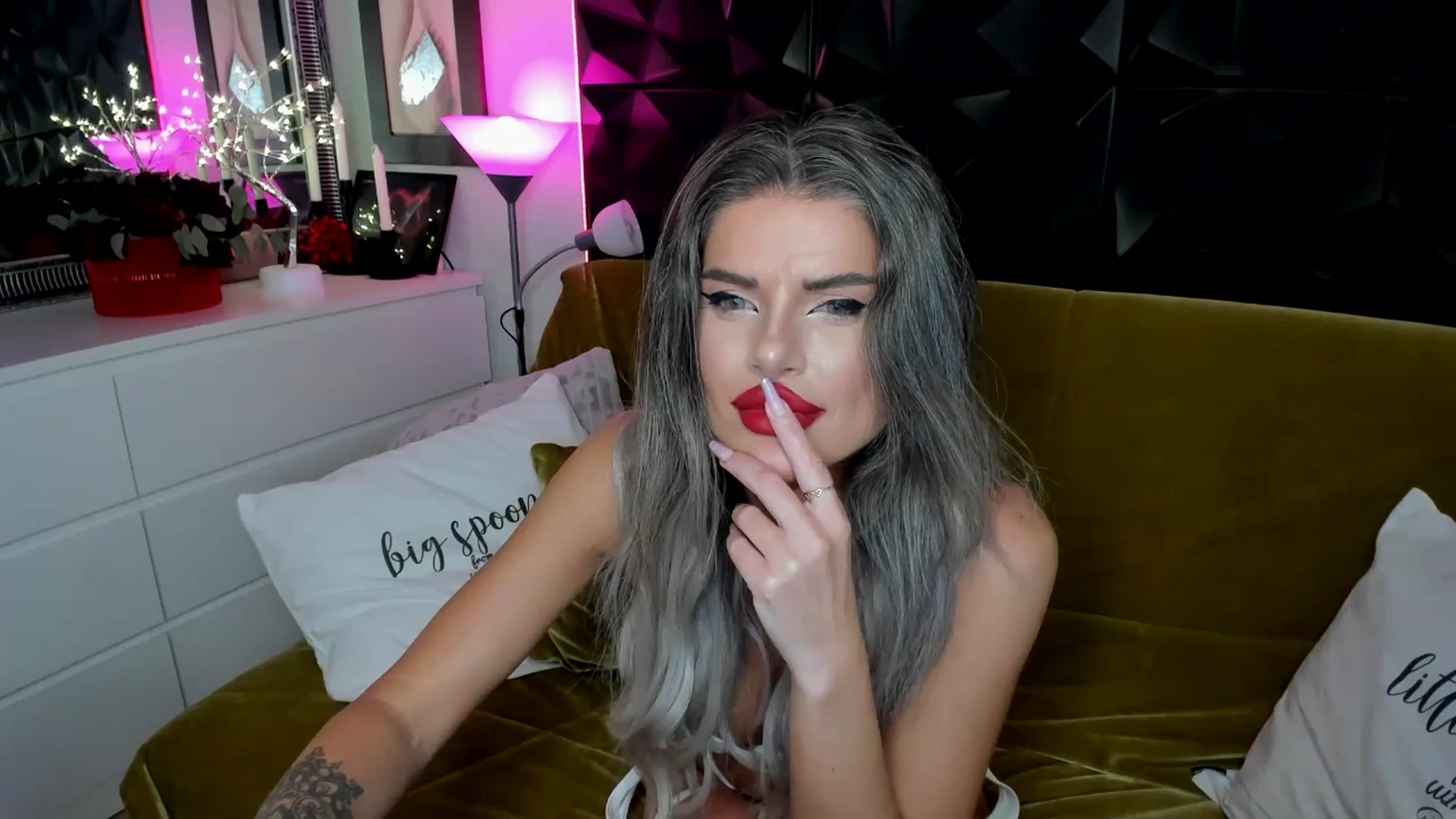 Gallery image thumbnail from TotalBella's myfreecams stream on, 09/29/2025, 20:42 image 18 of 20