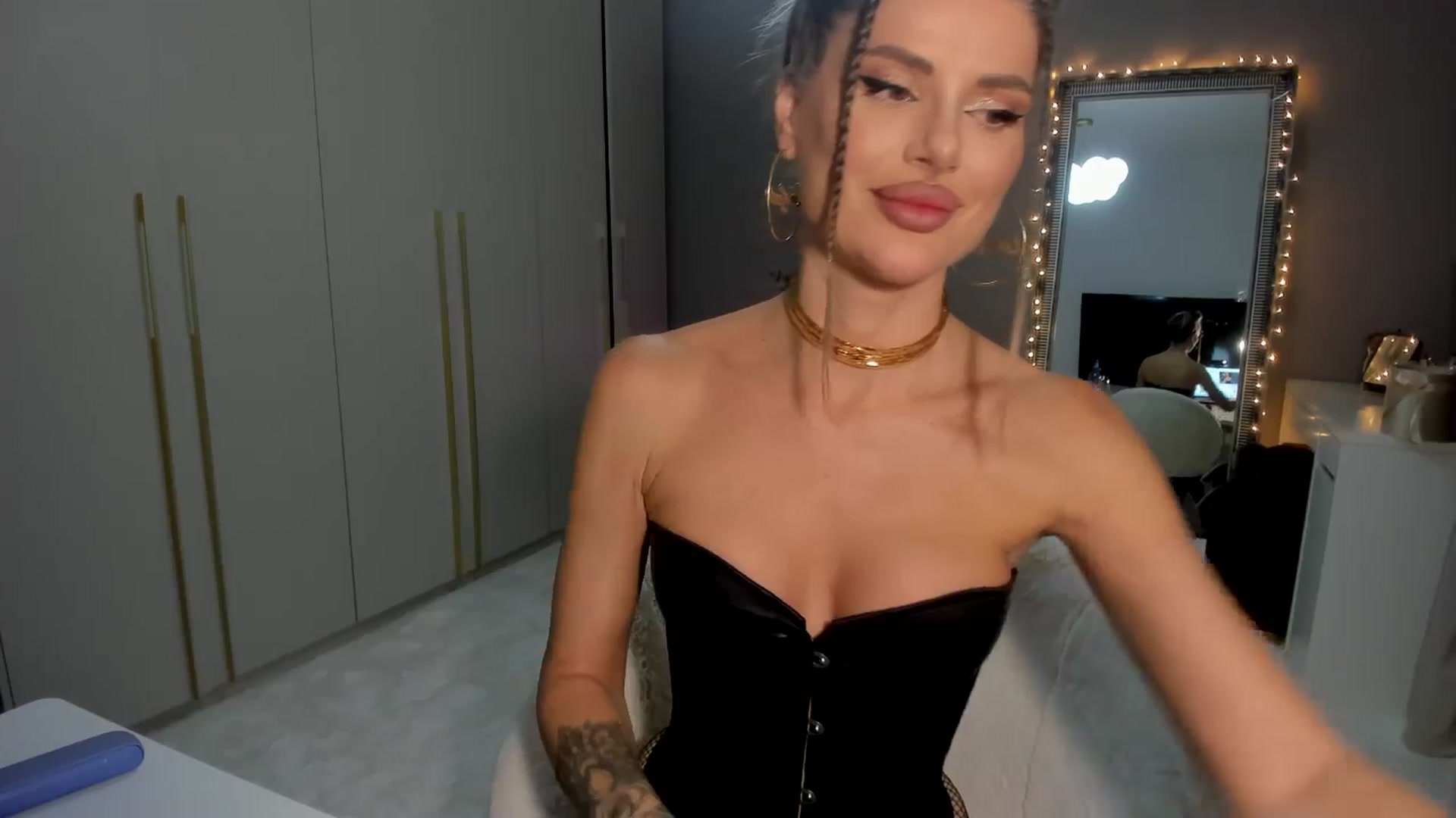 Gallery image thumbnail from TotalBella's myfreecams stream on, 12/23/2025, 24:06 image 13 of 20