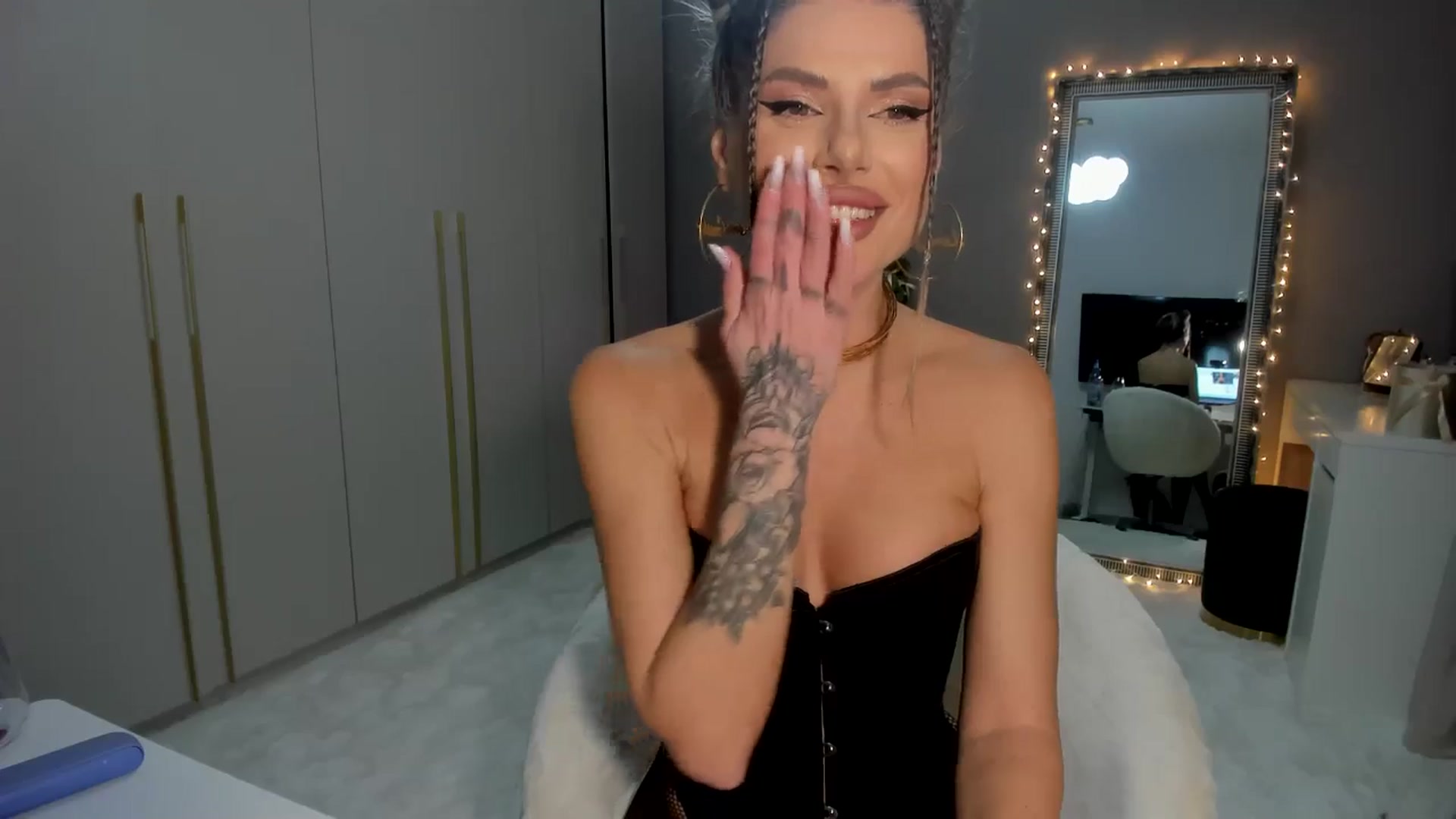 Gallery image thumbnail from TotalBella's myfreecams stream on, 12/23/2025, 24:06 image 12 of 20