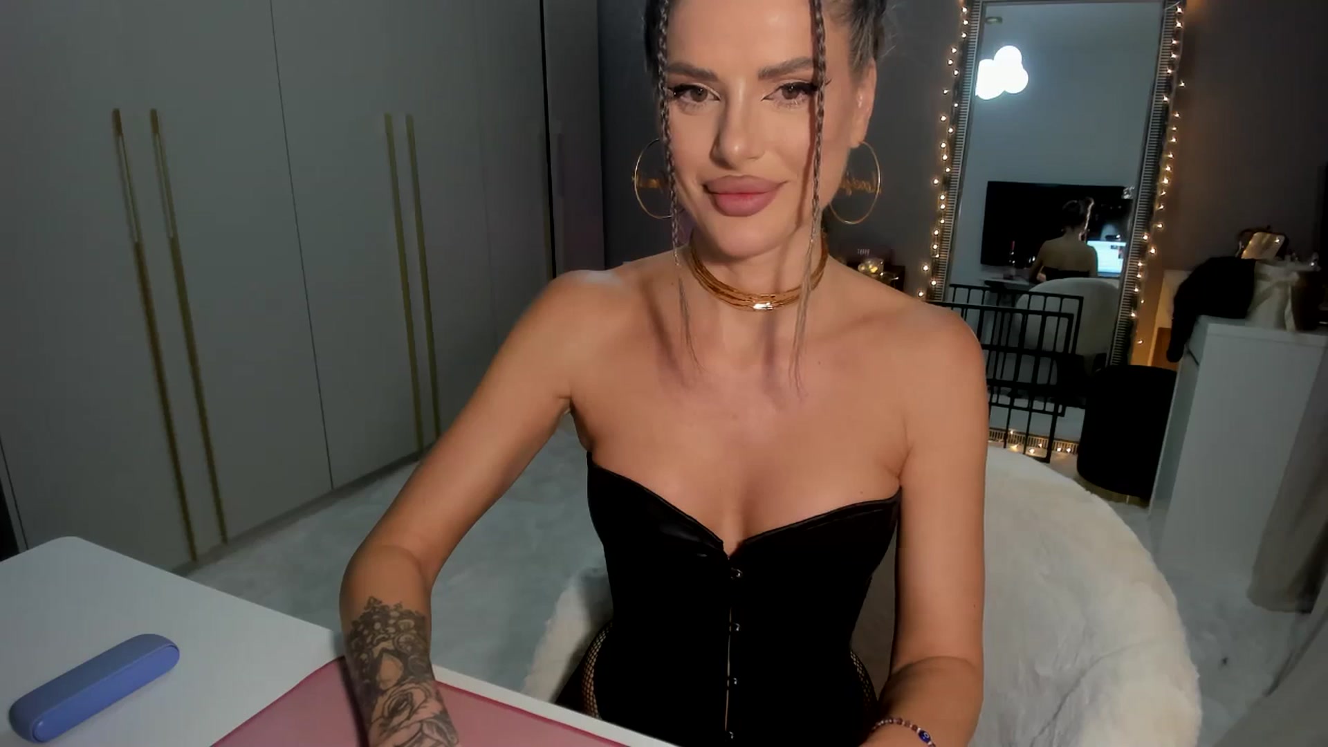 Gallery image thumbnail from TotalBella's myfreecams stream on, 12/23/2025, 24:06 image 4 of 20