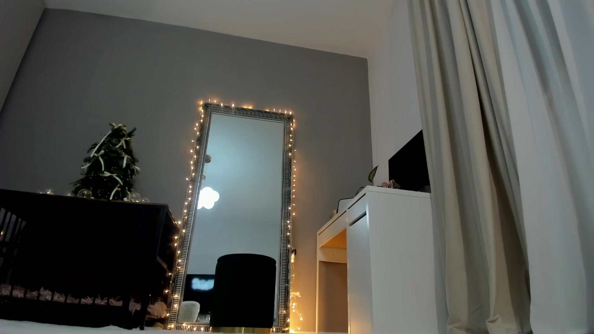 Gallery image thumbnail from TotalBella's myfreecams stream on, 12/24/2025, 24:02 image 12 of 20