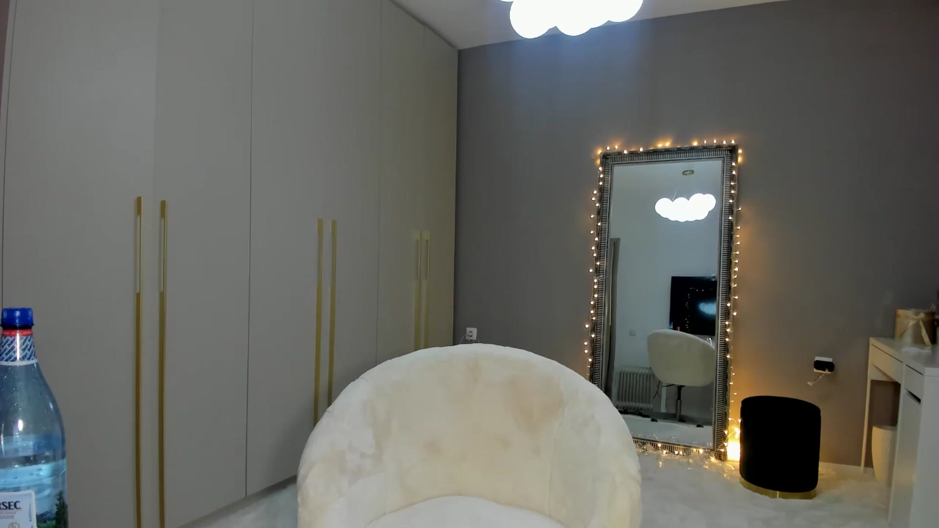 Gallery image thumbnail from TotalBella's myfreecams stream on, 01/01/2026, 01:08 image 17 of 20
