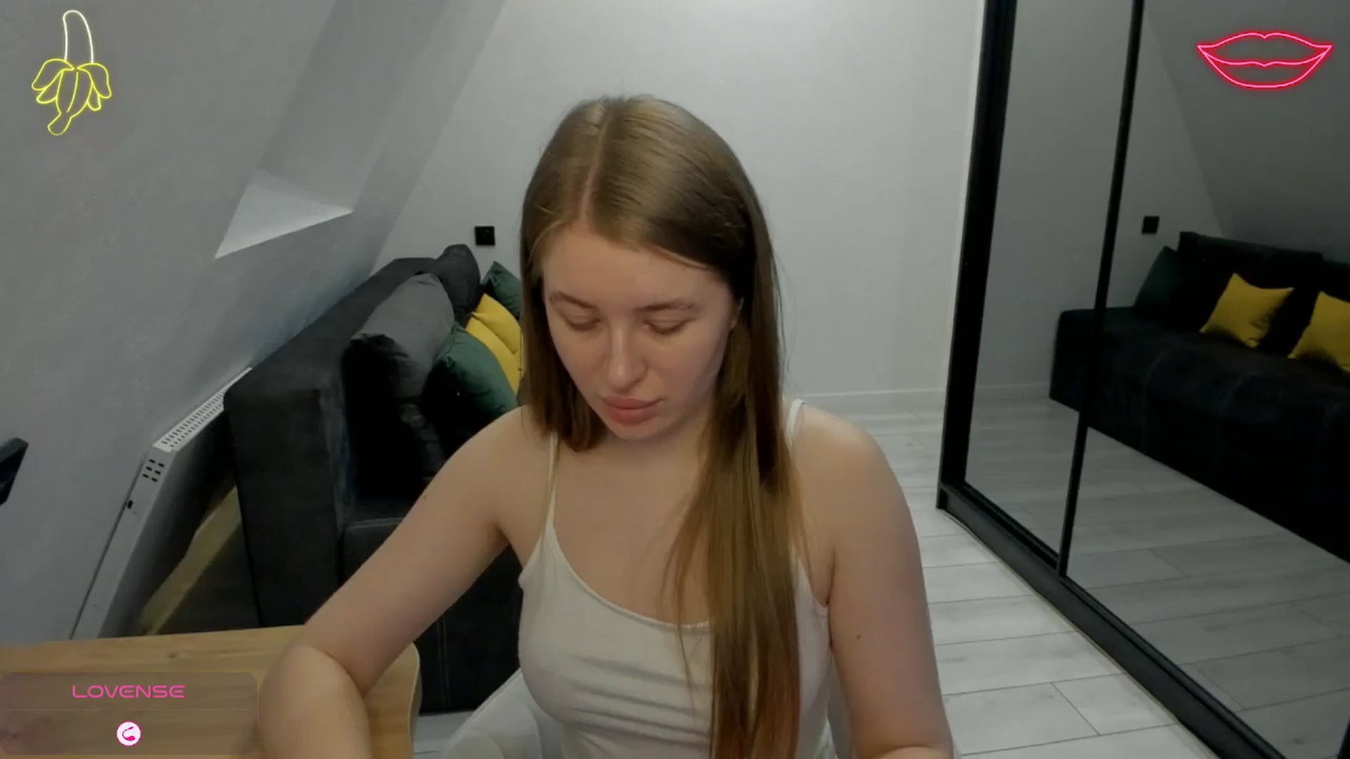 Gallery image thumbnail from TouchMeNow's myfreecams stream on, 12/06/2025, 19:01 image 16 of 20