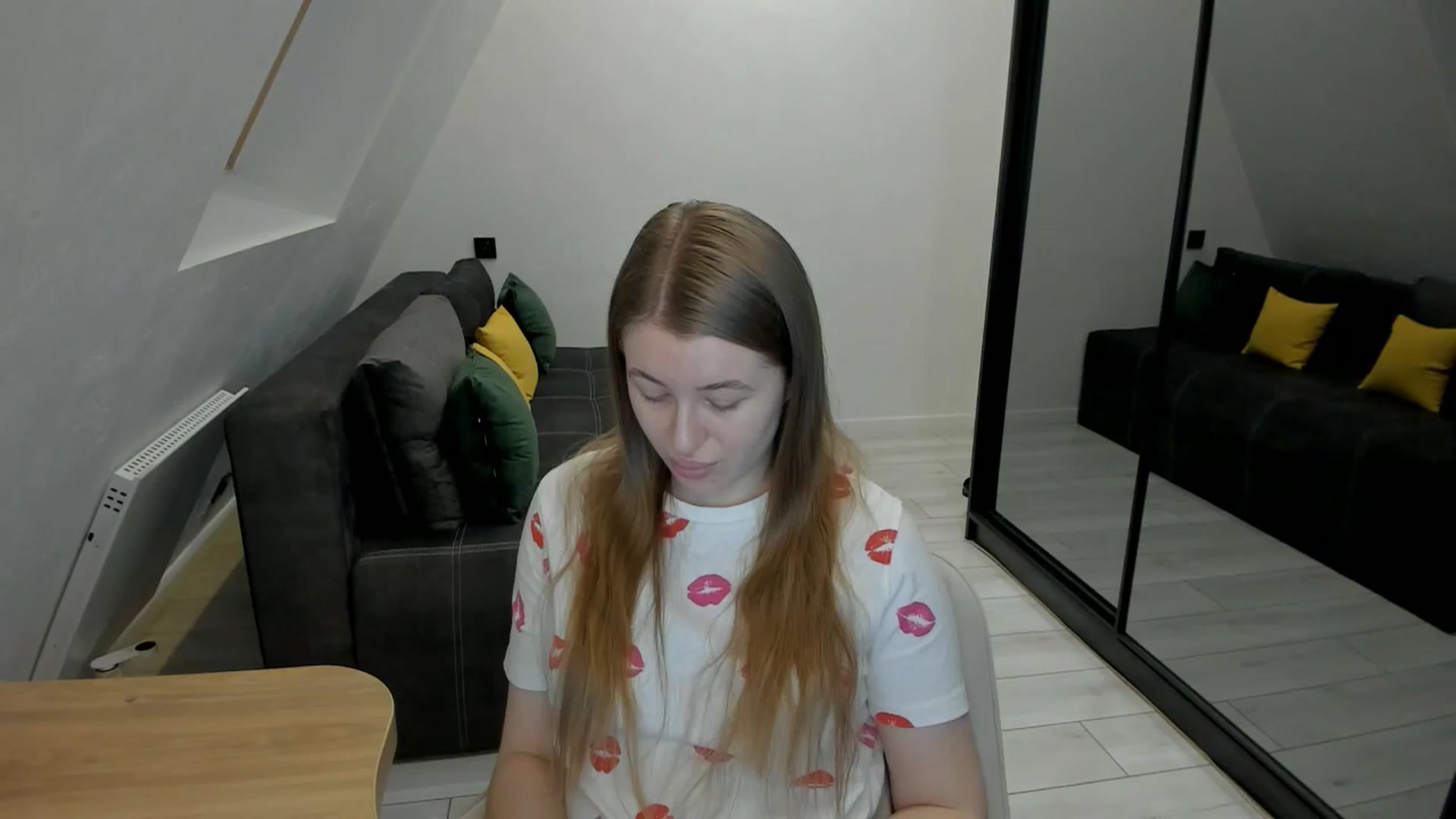 Gallery image thumbnail from TouchMeNow's myfreecams stream on, 12/15/2025, 17:23 image 17 of 20
