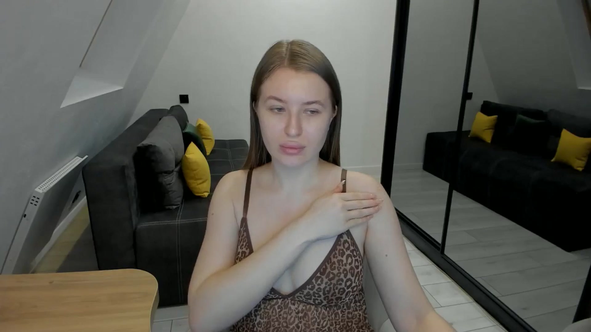 Gallery image thumbnail from TouchMeNow's myfreecams stream on, 12/25/2025, 18:29 image 7 of 20