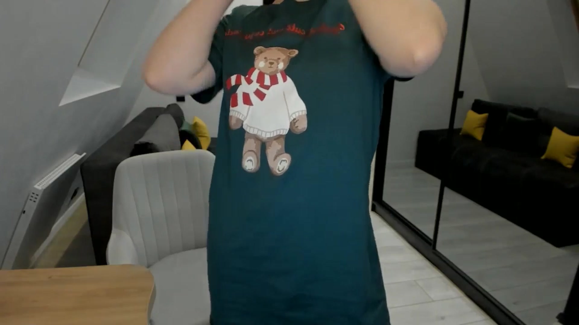 Gallery image thumbnail from TouchMeNow's myfreecams stream on, 12/25/2025, 21:30 image 17 of 20