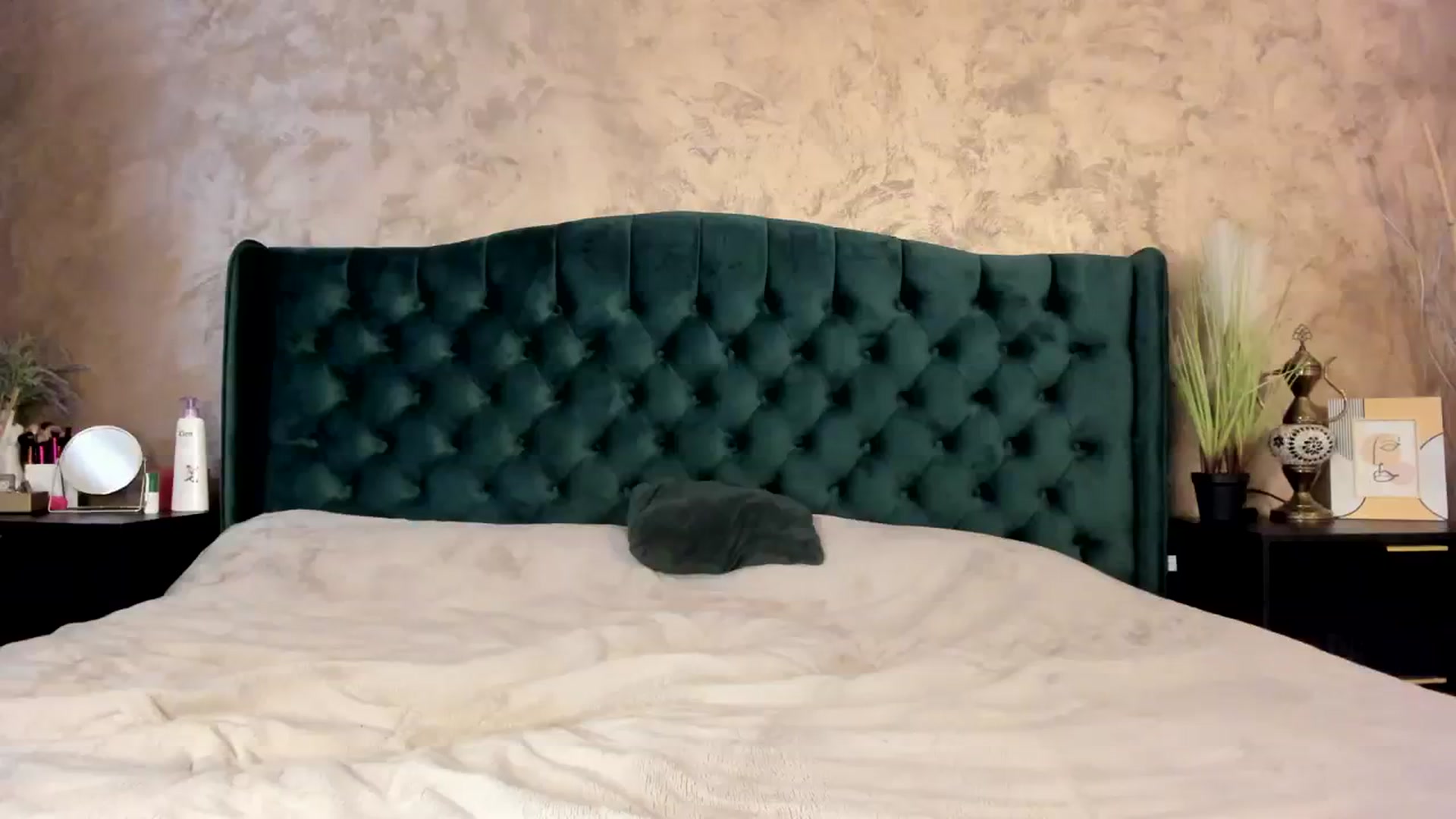 Gallery image thumbnail from Toxxxix's myfreecams stream on, 12/30/2023, 11:06 image 7 of 20