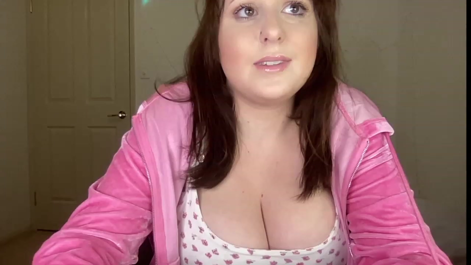 Gallery image thumbnail from Tr4shyk1tten's myfreecams stream on, 04/23/2023, 12:46 image 15 of 20