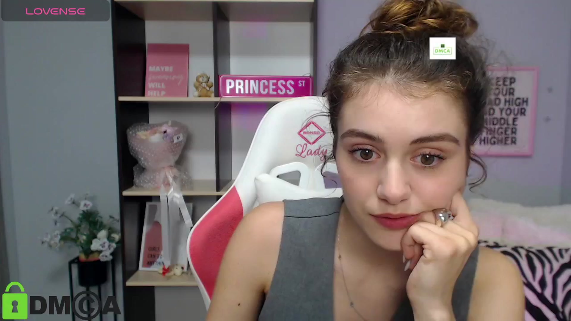Gallery image thumbnail from TracySpark's myfreecams stream on, 07/21/2025, 08:09 image 17 of 20