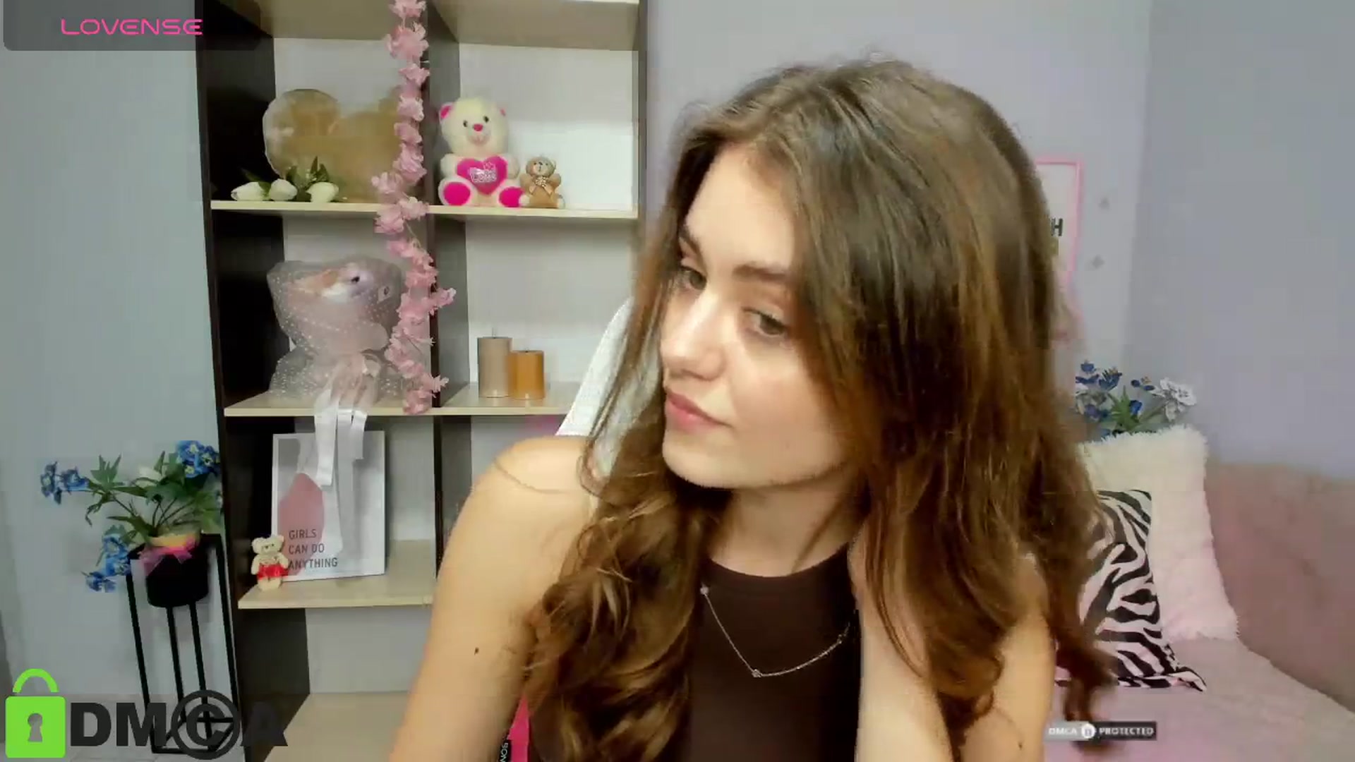 Gallery image thumbnail from TracySpark's myfreecams stream on, 08/08/2025, 10:32 image 15 of 20