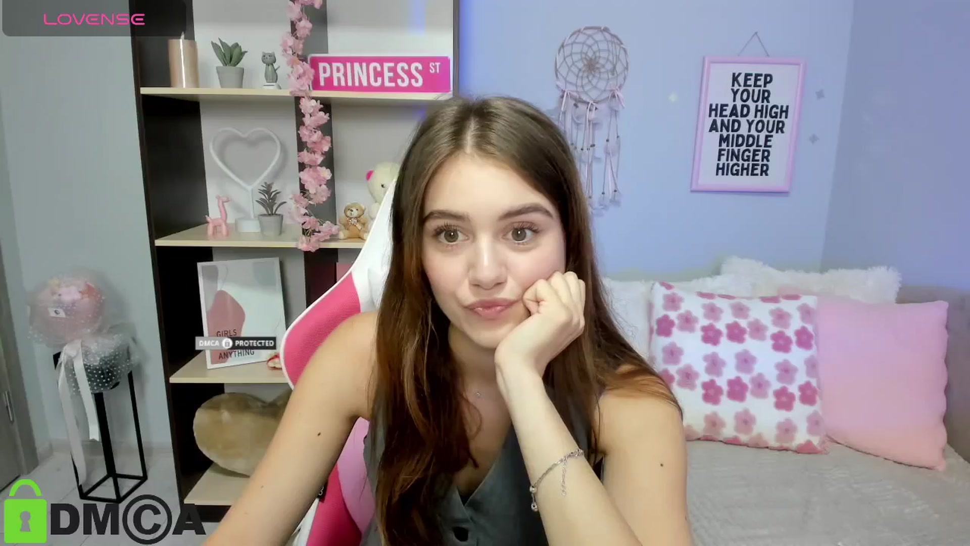 Gallery image thumbnail from TracySpark's myfreecams stream on, 08/19/2025, 08:01 image 10 of 20