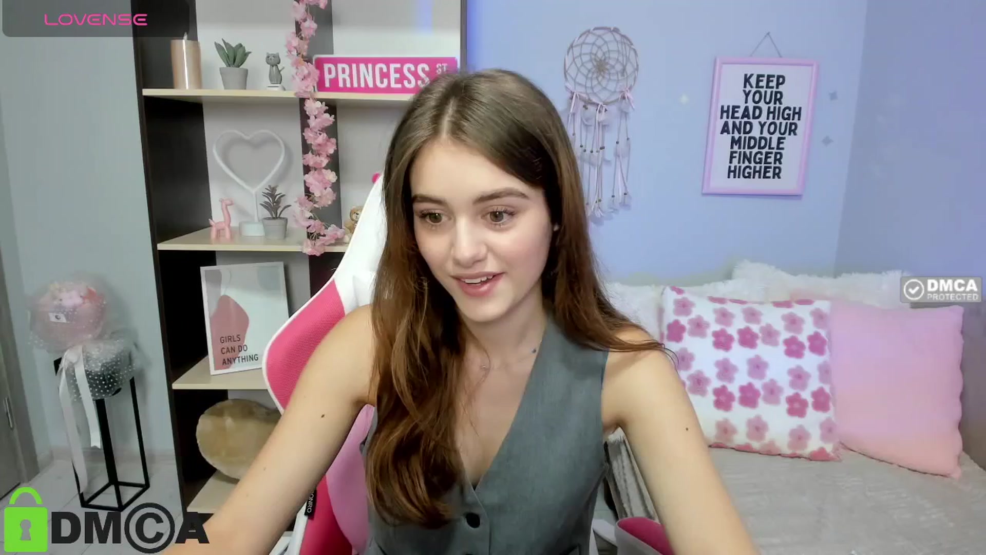 Gallery image thumbnail from TracySpark's myfreecams stream on, 08/19/2025, 08:01 image 6 of 20
