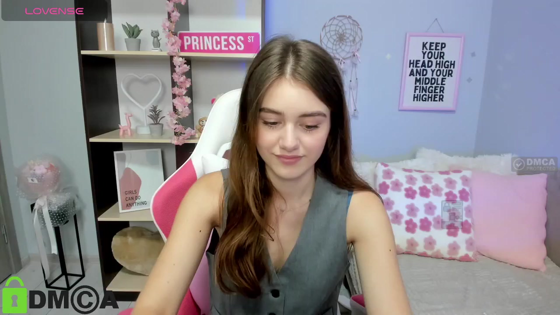Gallery image thumbnail from TracySpark's myfreecams stream on, 08/19/2025, 08:01 image 5 of 20