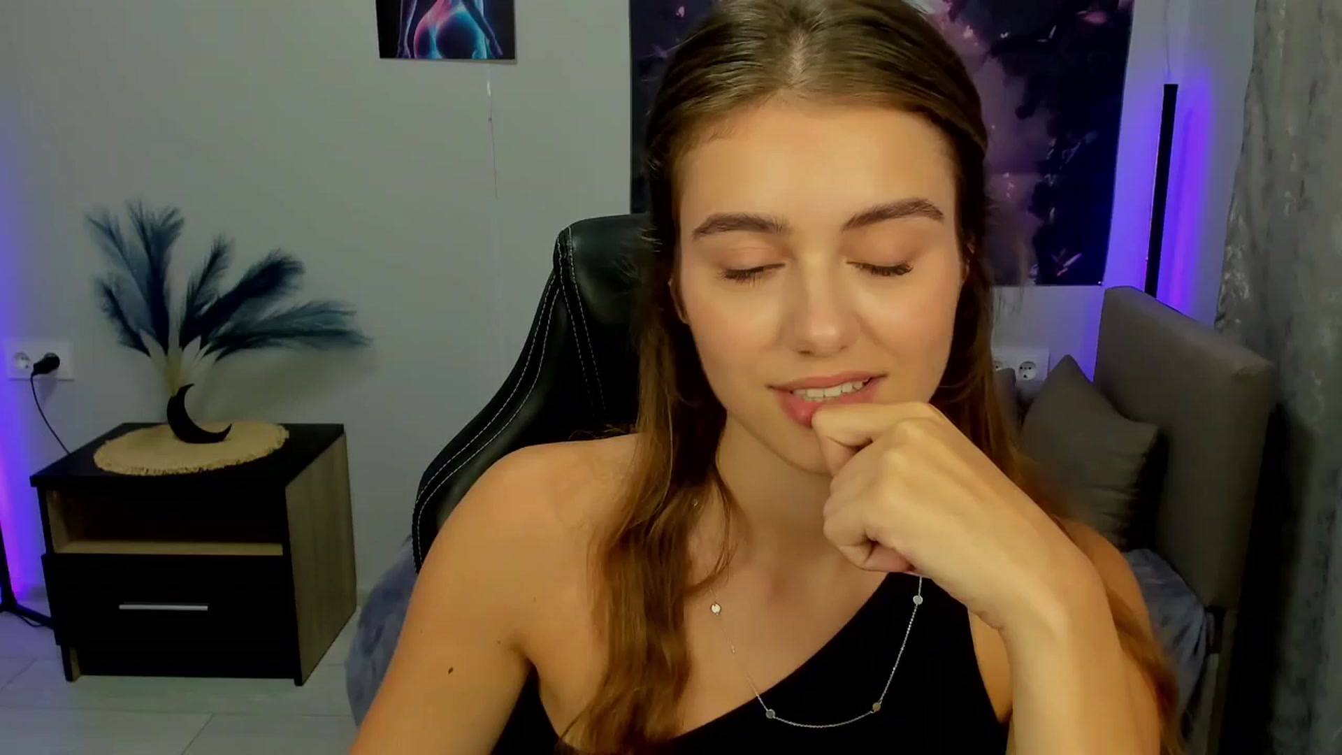 Gallery image thumbnail from TracySpark's myfreecams stream on, 09/22/2025, 09:06 image 17 of 20