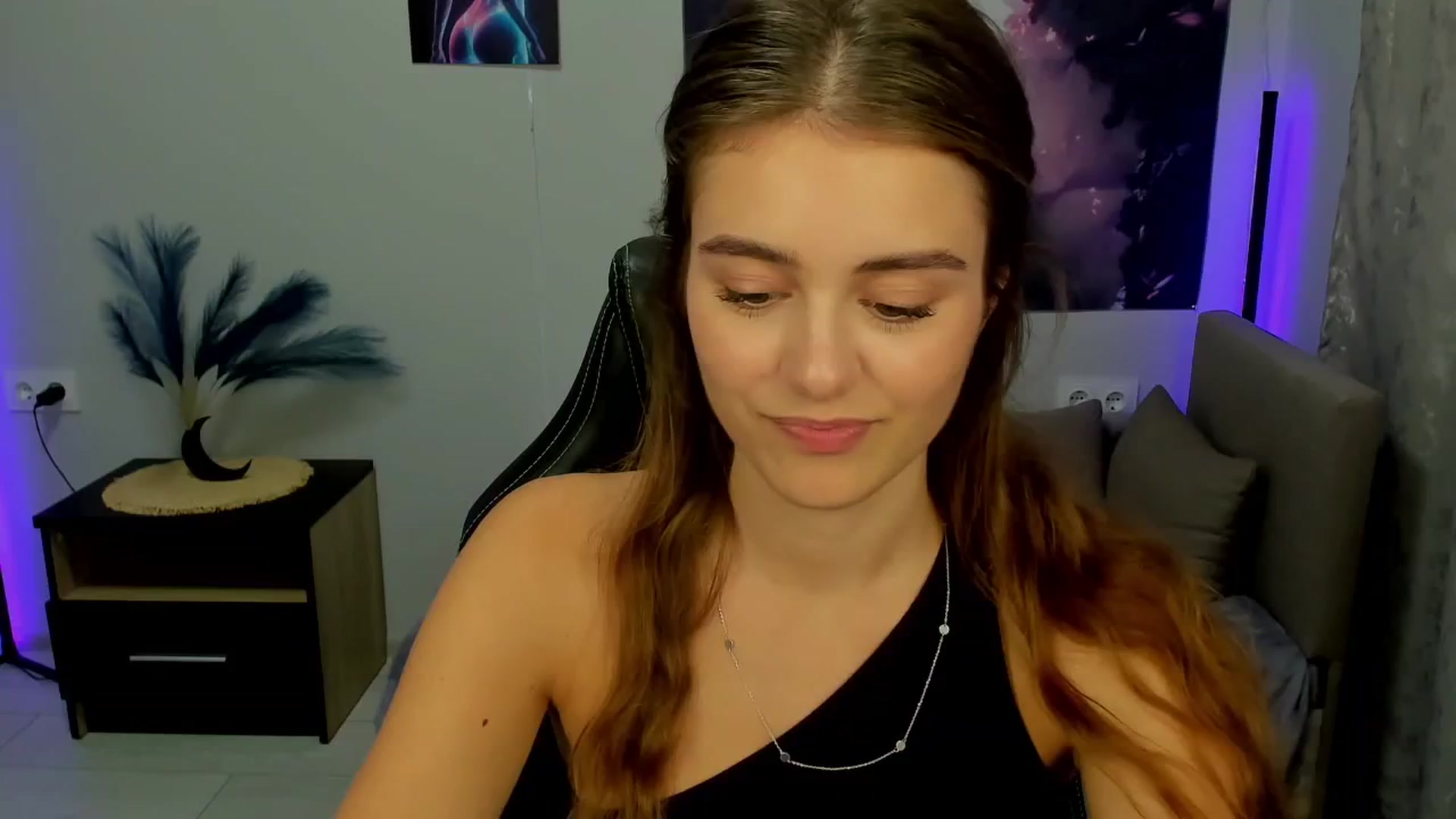 Gallery image thumbnail from TracySpark's myfreecams stream on, 09/22/2025, 09:06 image 16 of 20