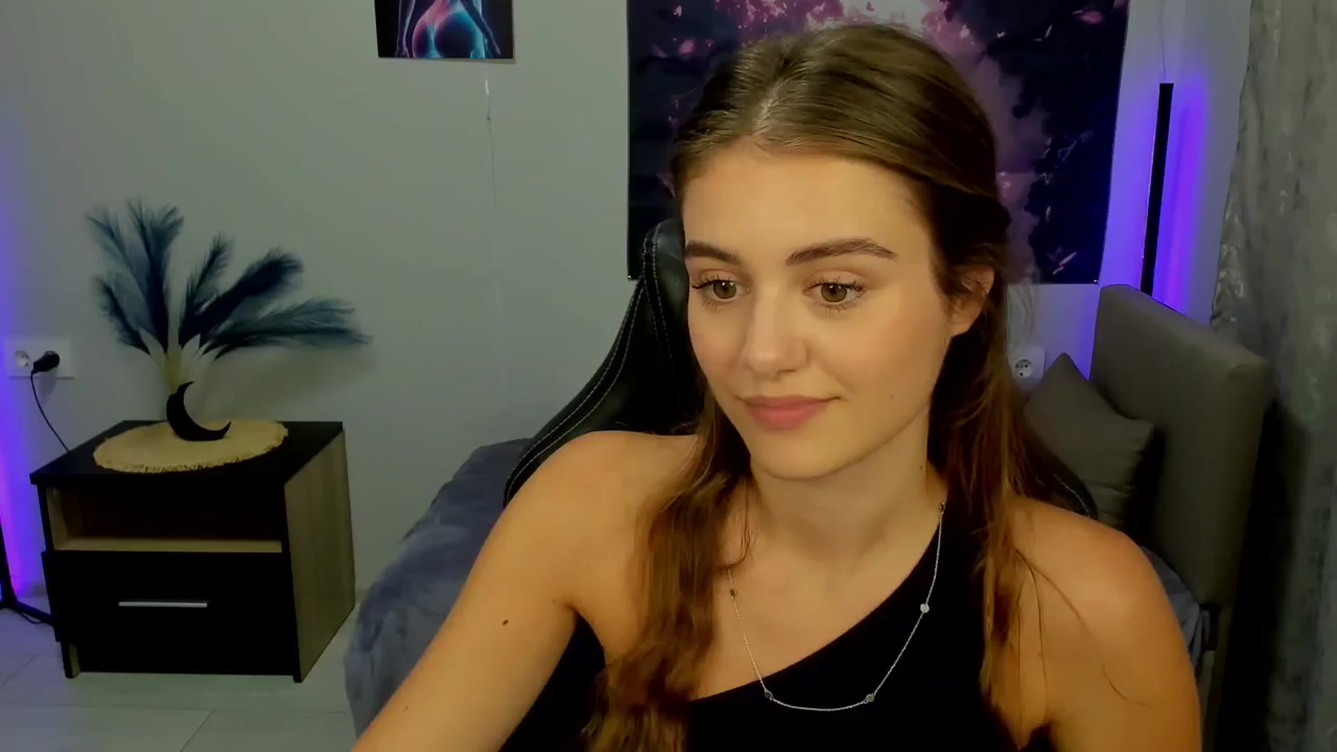 Gallery image thumbnail from TracySpark's myfreecams stream on, 09/22/2025, 09:06 image 18 of 20