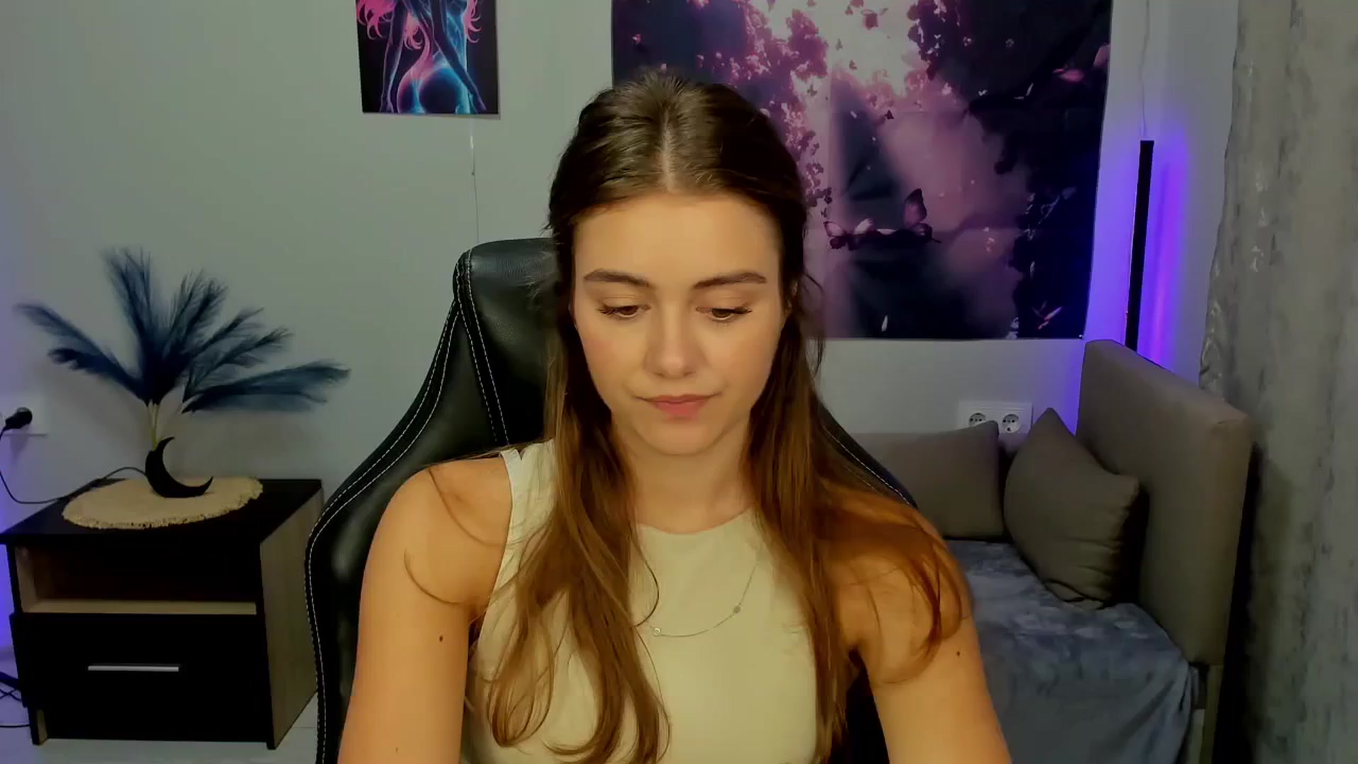 Gallery image thumbnail from TracySpark's myfreecams stream on, 09/24/2025, 10:22 image 18 of 20