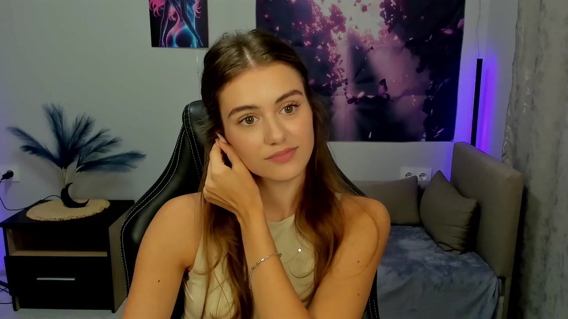 Gallery image thumbnail from TracySpark's myfreecams stream on, 09/24/2025, 10:22 image 13 of 20