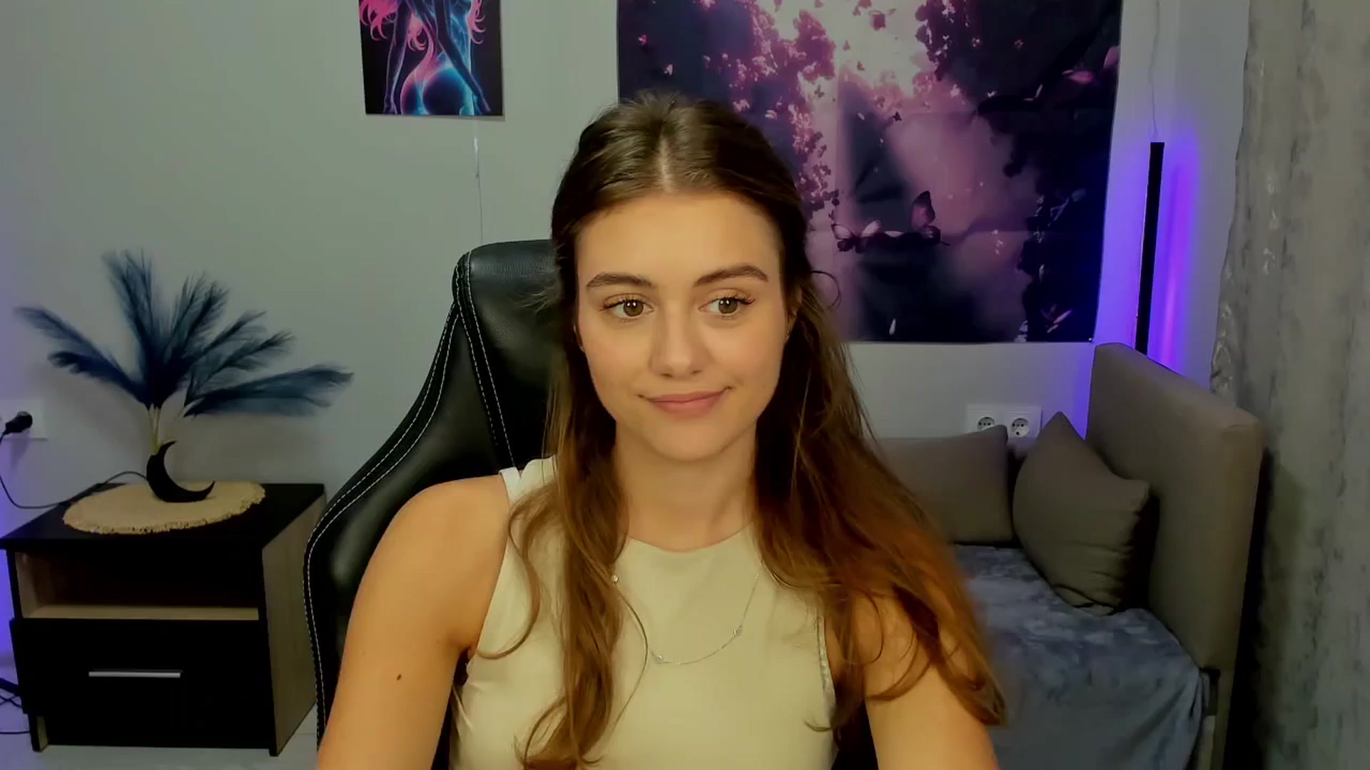 Gallery image thumbnail from TracySpark's myfreecams stream on, 09/24/2025, 10:22 image 12 of 20