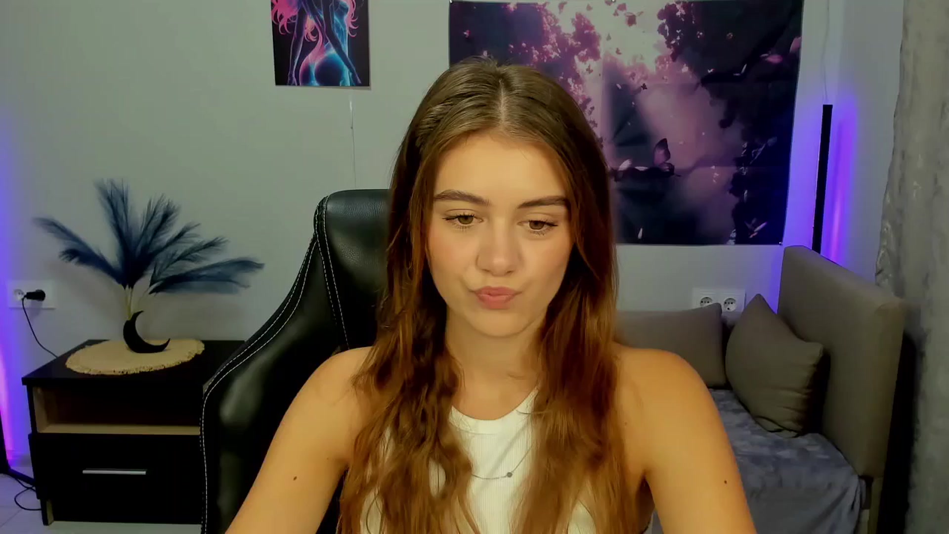 Gallery image thumbnail from TracySpark's myfreecams stream on, 09/27/2025, 08:28 image 12 of 20