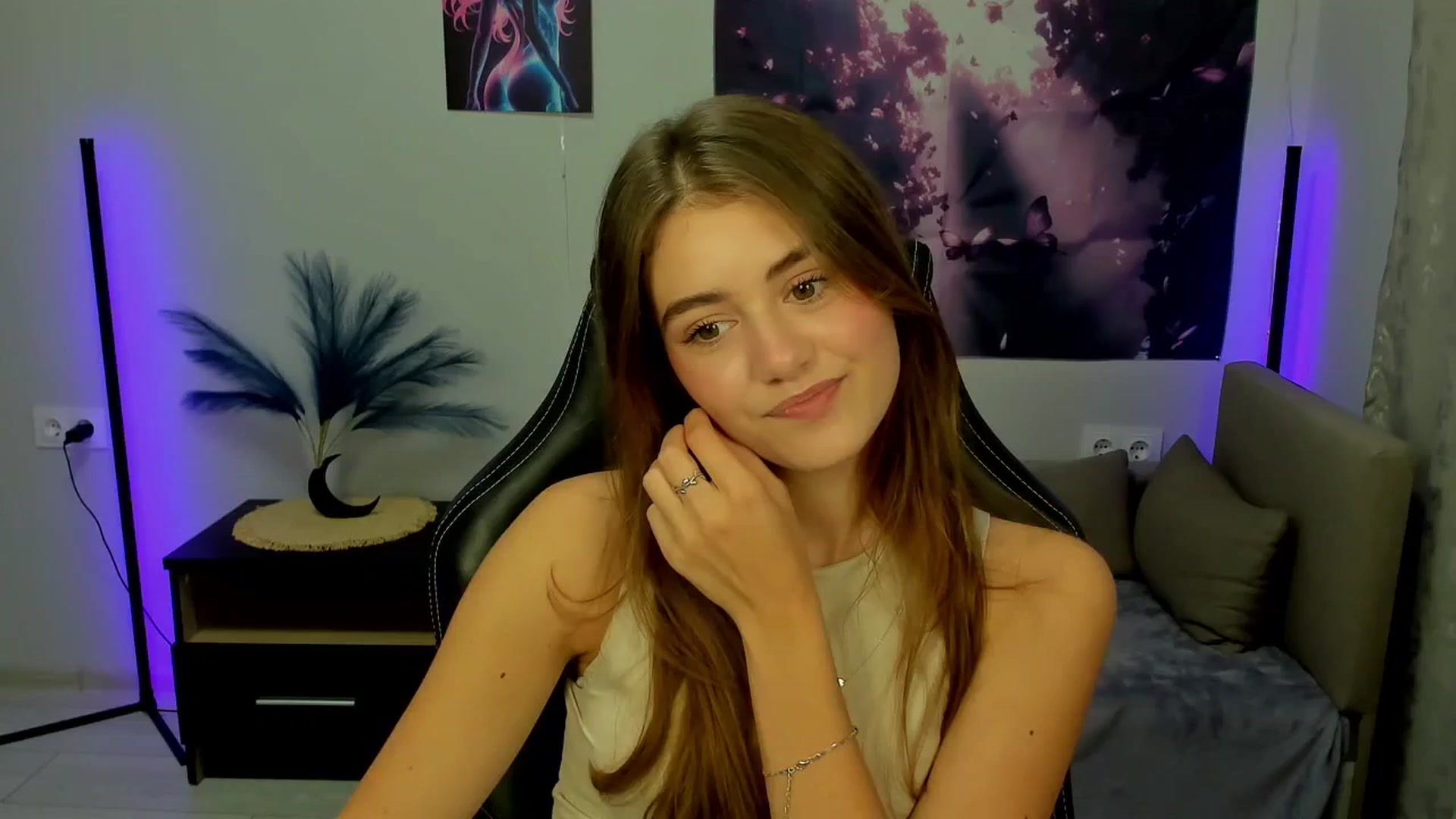 Gallery image thumbnail from TracySpark's myfreecams stream on, 09/30/2025, 07:01 image 17 of 20