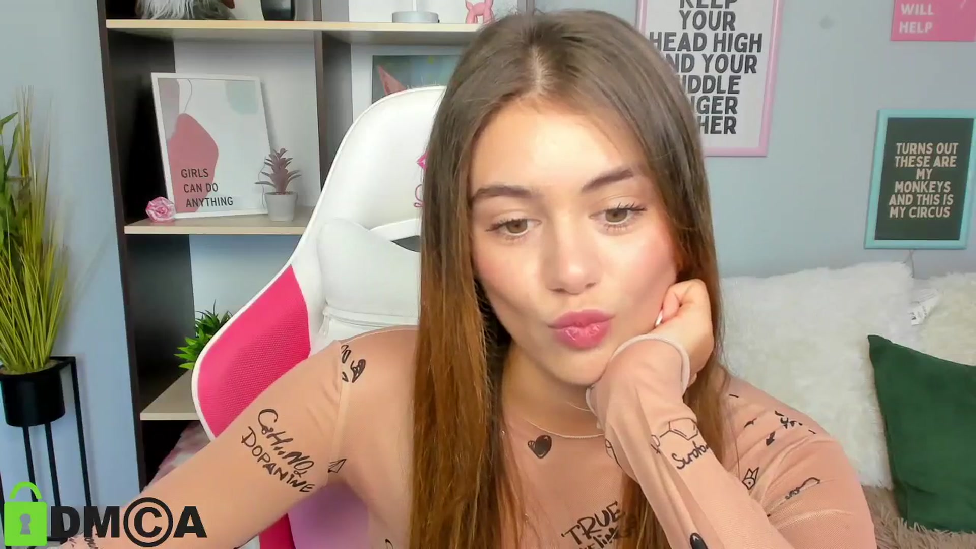 Gallery image thumbnail from TracySpark's myfreecams stream on, 11/24/2025, 10:15 image 14 of 20