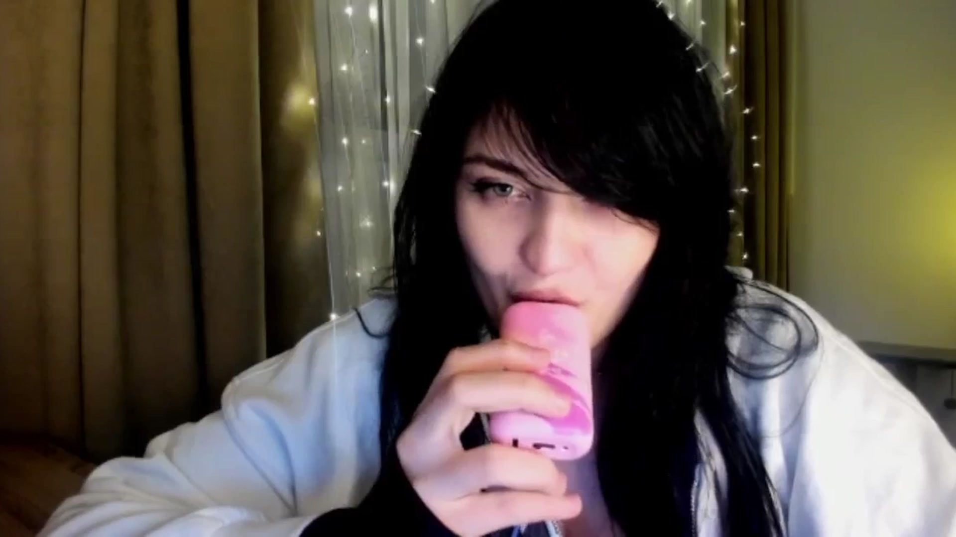 Gallery image thumbnail from TribleMary's myfreecams stream on, 12/19/2025, 20:03 image 17 of 20