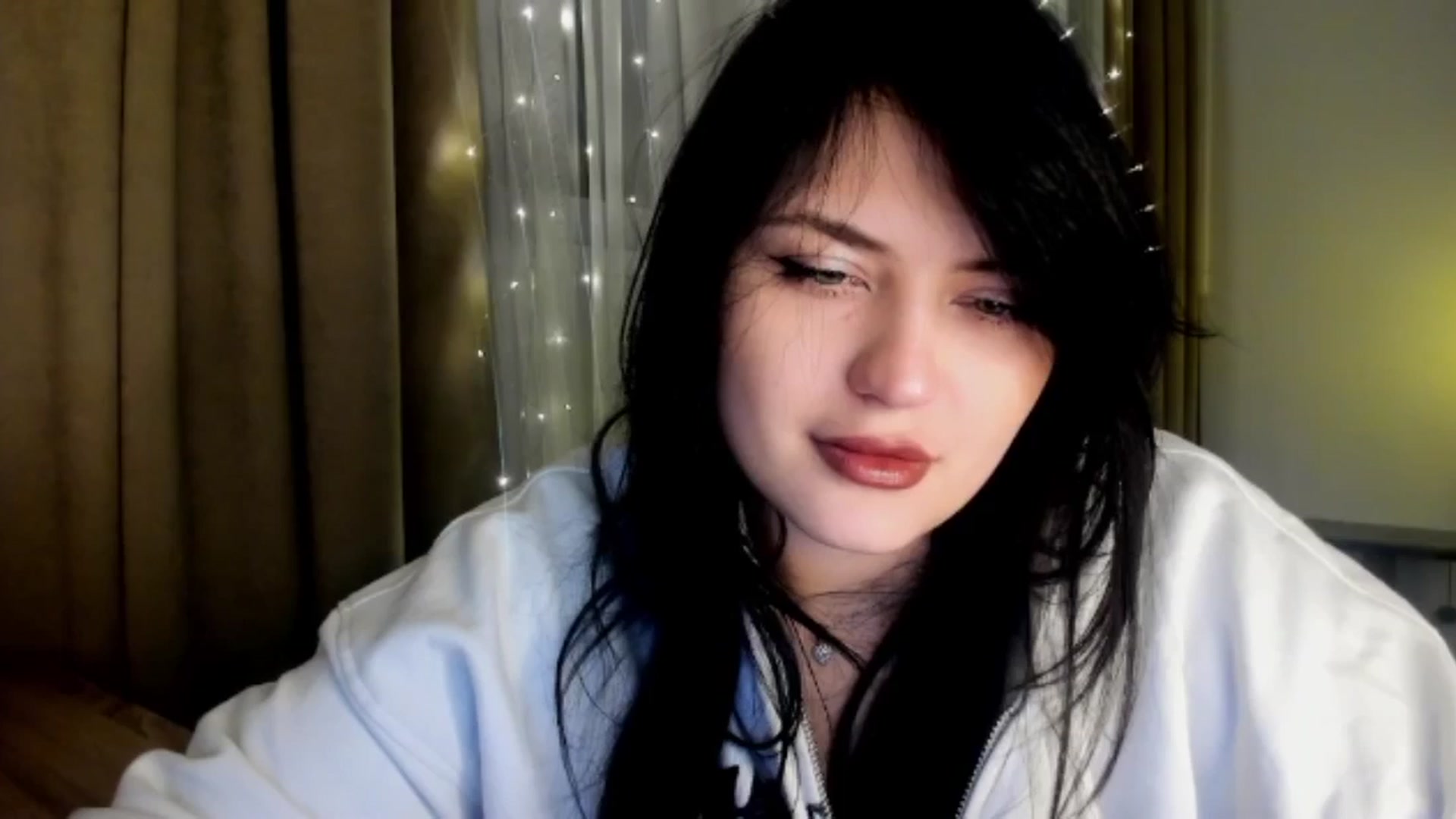 Gallery image thumbnail from TribleMary's myfreecams stream on, 12/19/2025, 20:03 image 7 of 20