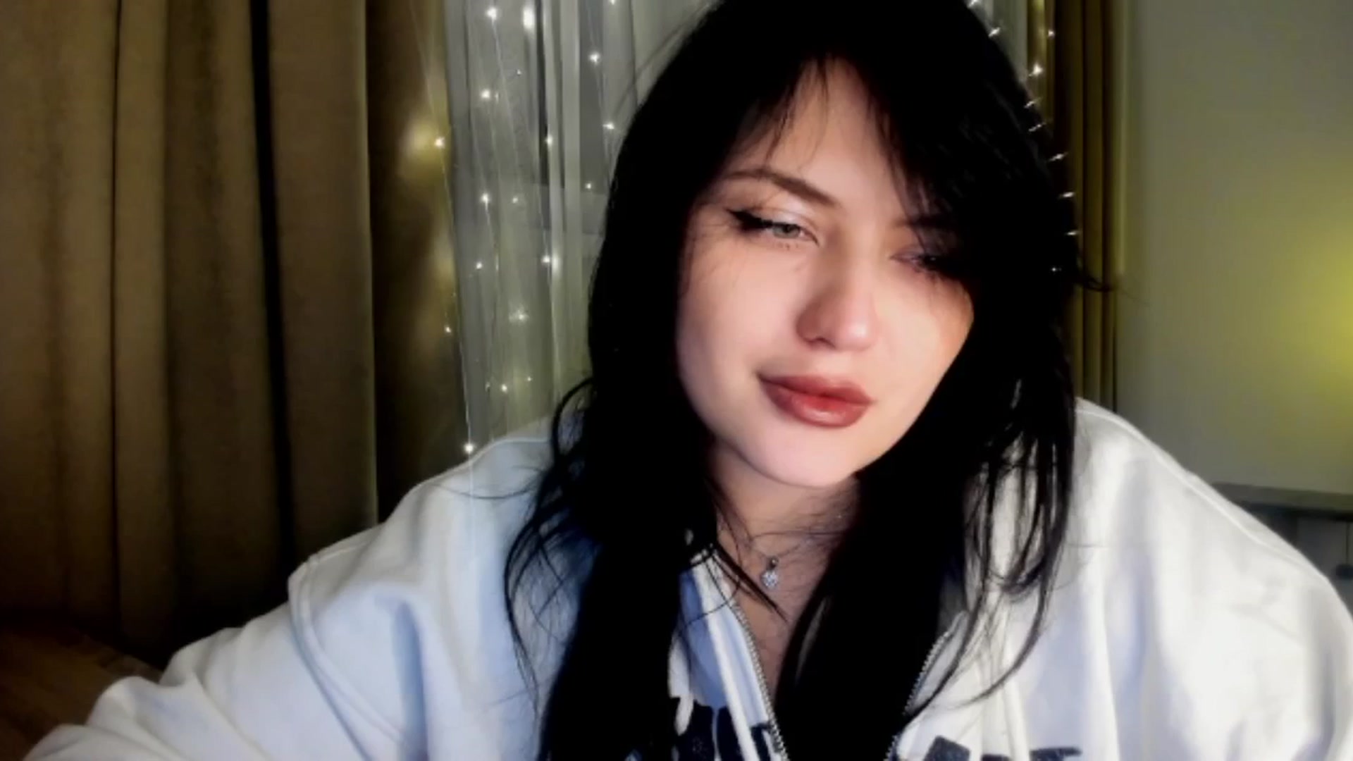 Gallery image thumbnail from TribleMary's myfreecams stream on, 12/19/2025, 20:03 image 5 of 20