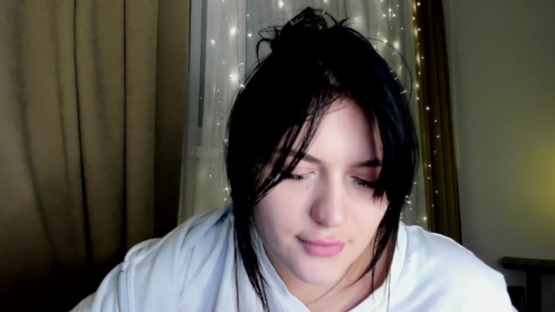 Gallery image thumbnail from TribleMary's myfreecams stream on, 12/22/2025, 20:11 image 4 of 20