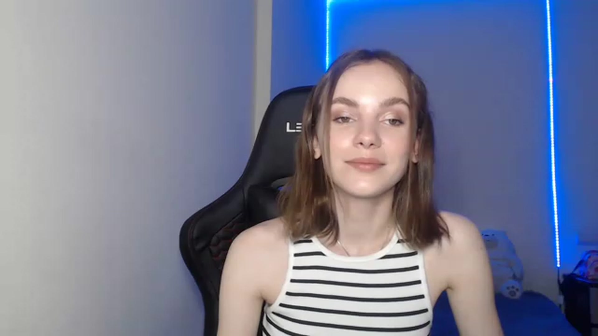 Gallery image thumbnail from Tricky_Nikki's myfreecams stream on, 07/25/2023, 18:36 image 4 of 20
