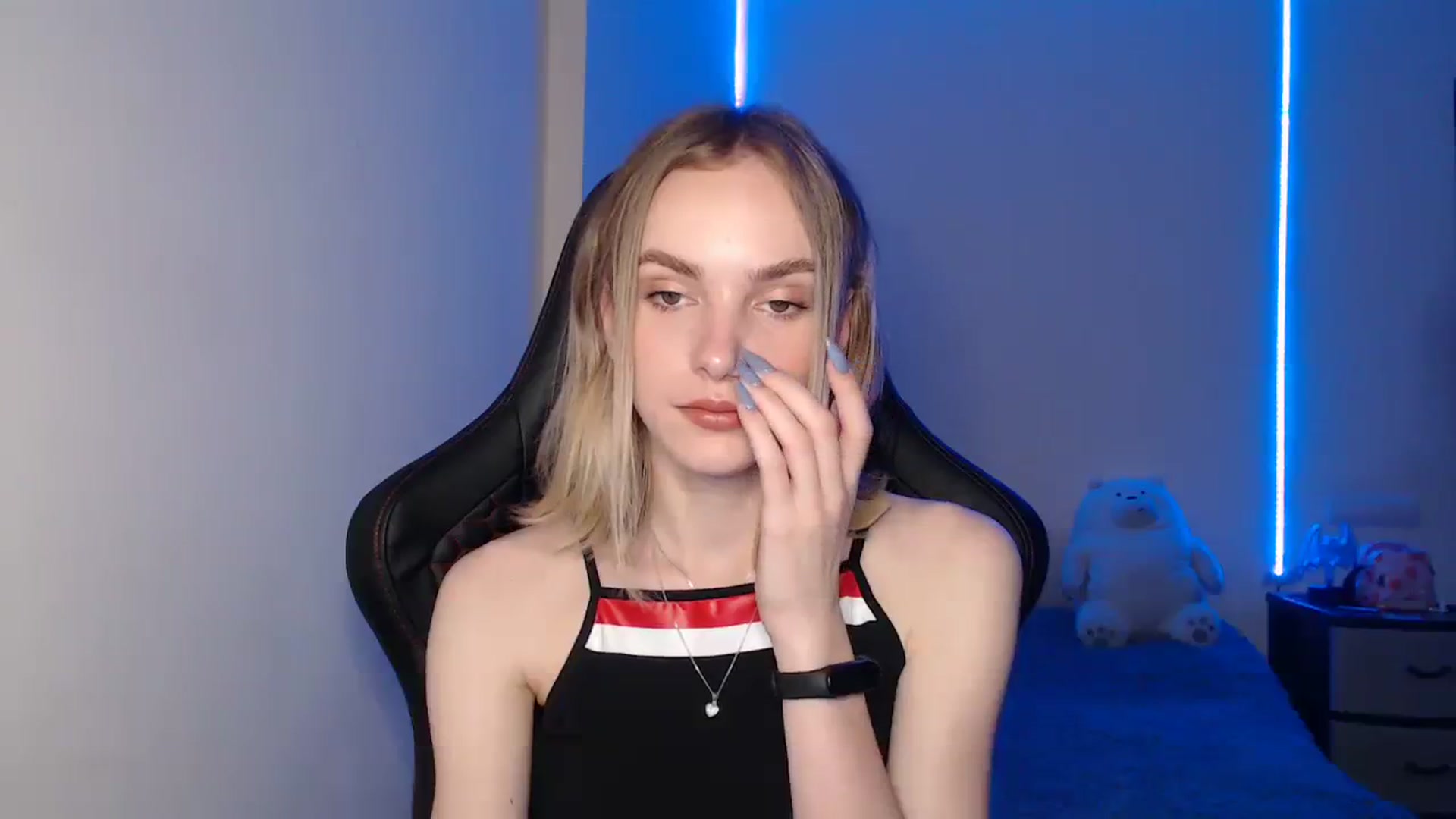 Gallery image thumbnail from Tricky_Nikki's myfreecams stream on, 08/18/2023, 18:06 image 2 of 20