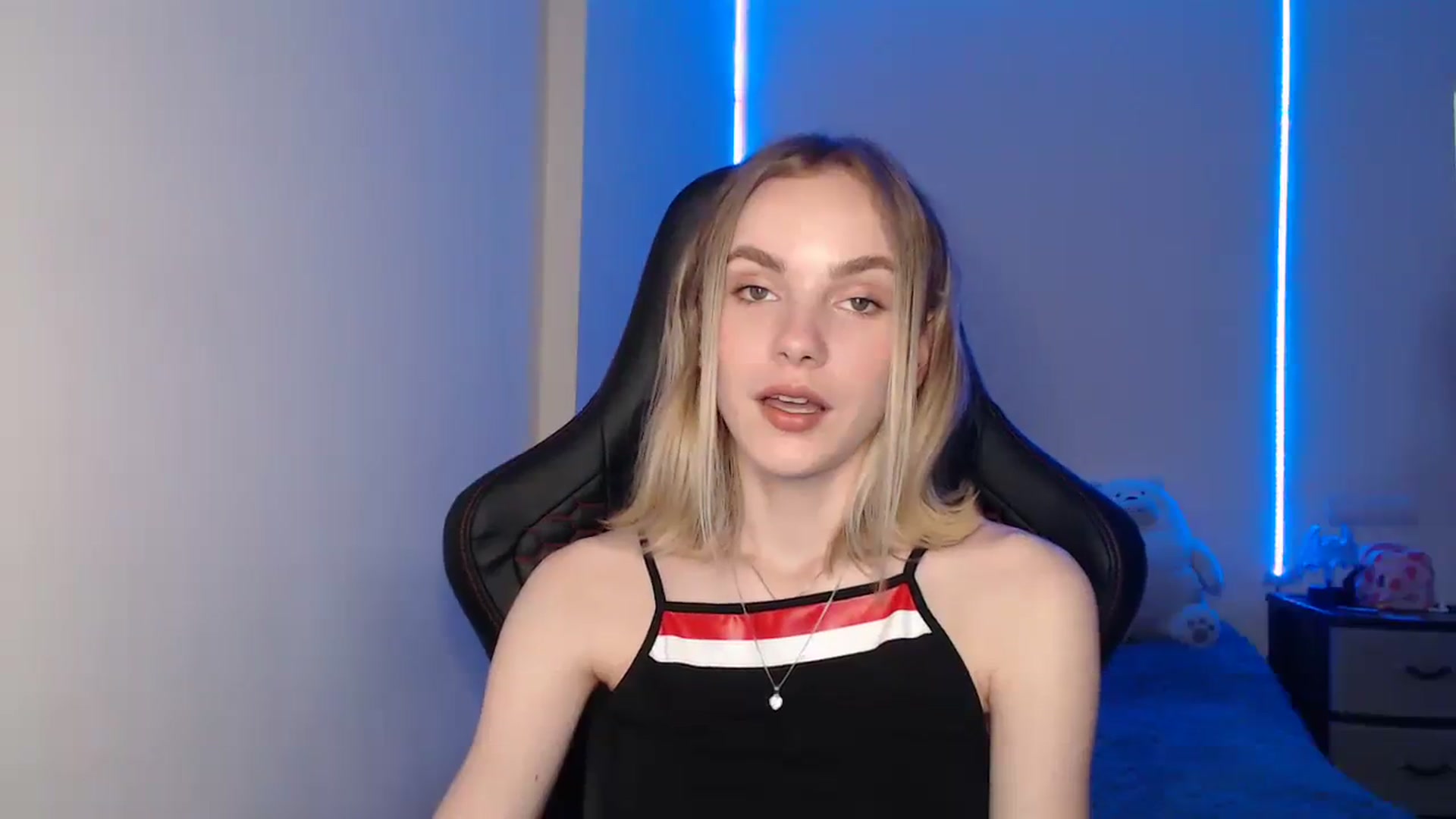 Gallery image thumbnail from Tricky_Nikki's myfreecams stream on, 08/18/2023, 18:06 image 11 of 20