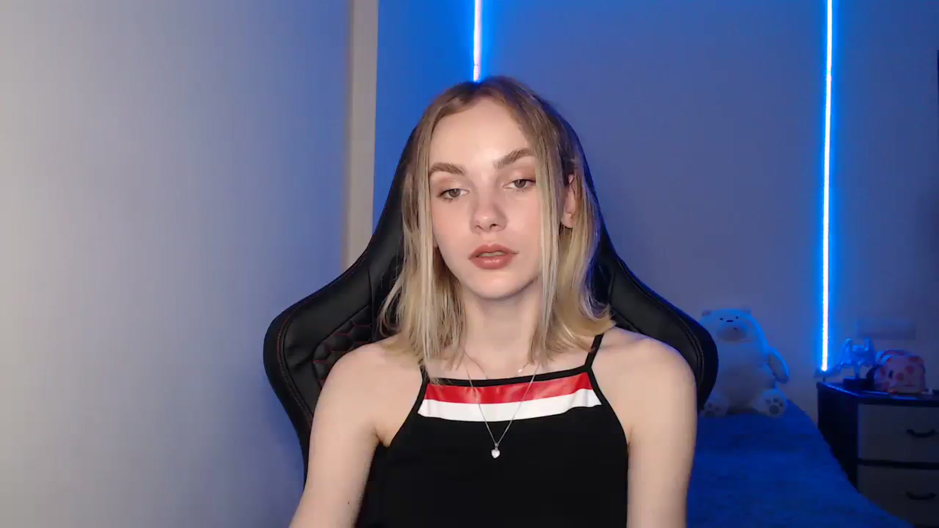 Gallery image thumbnail from Tricky_Nikki's myfreecams stream on, 08/18/2023, 18:06 image 3 of 20