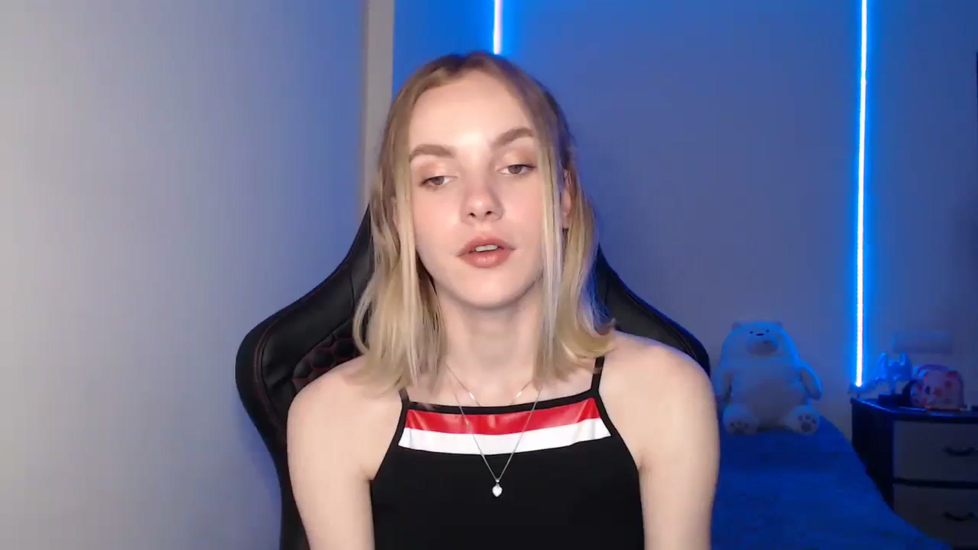 Gallery image thumbnail from Tricky_Nikki's myfreecams stream on, 08/18/2023, 18:06 image 1 of 20