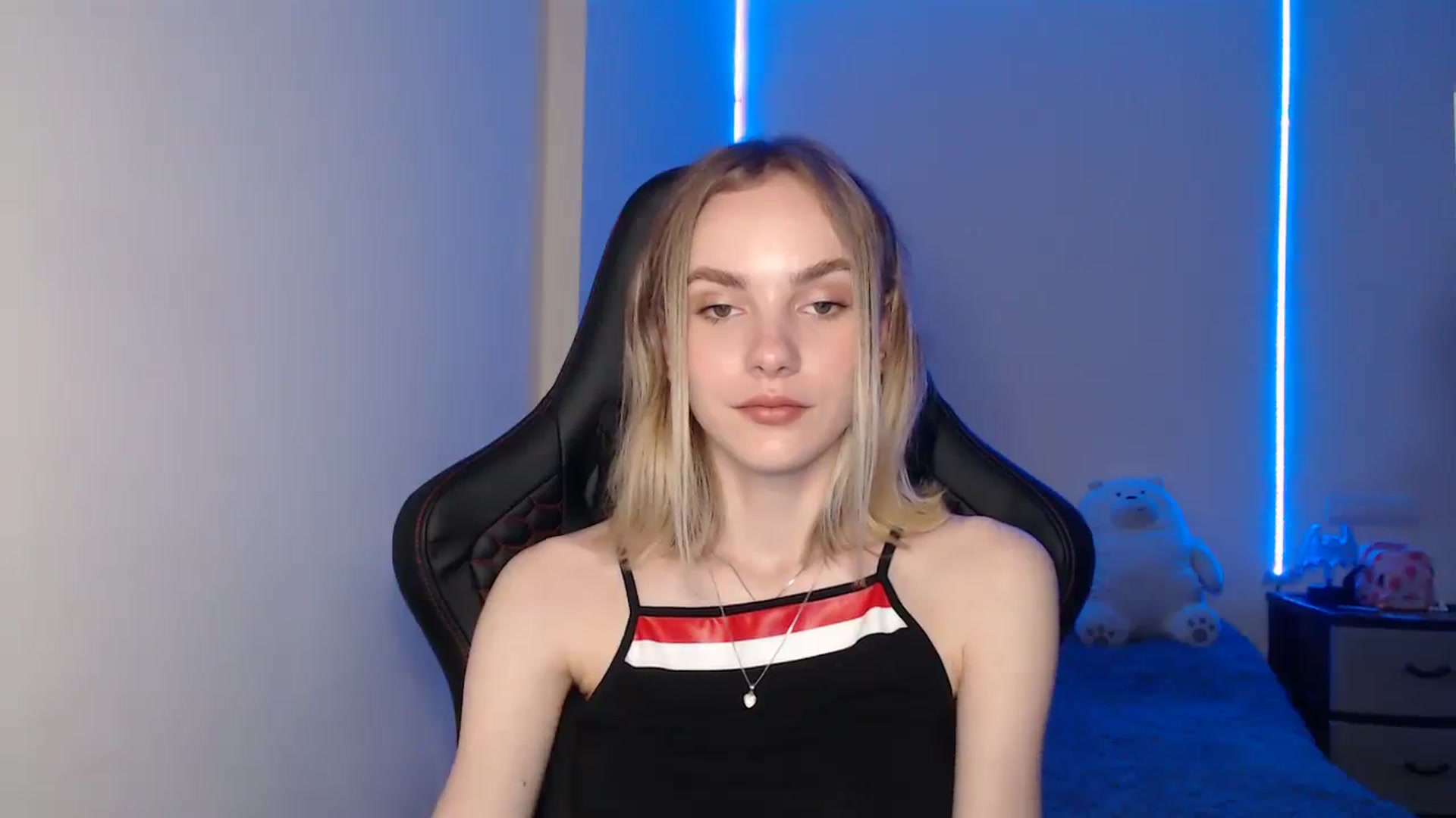 Gallery image thumbnail from Tricky_Nikki's myfreecams stream on, 08/18/2023, 18:06 image 13 of 20
