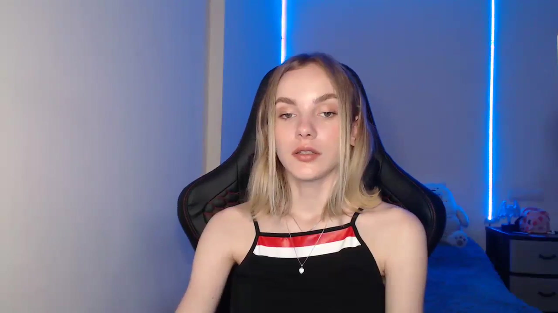 Gallery image thumbnail from Tricky_Nikki's myfreecams stream on, 08/18/2023, 18:06 image 12 of 20